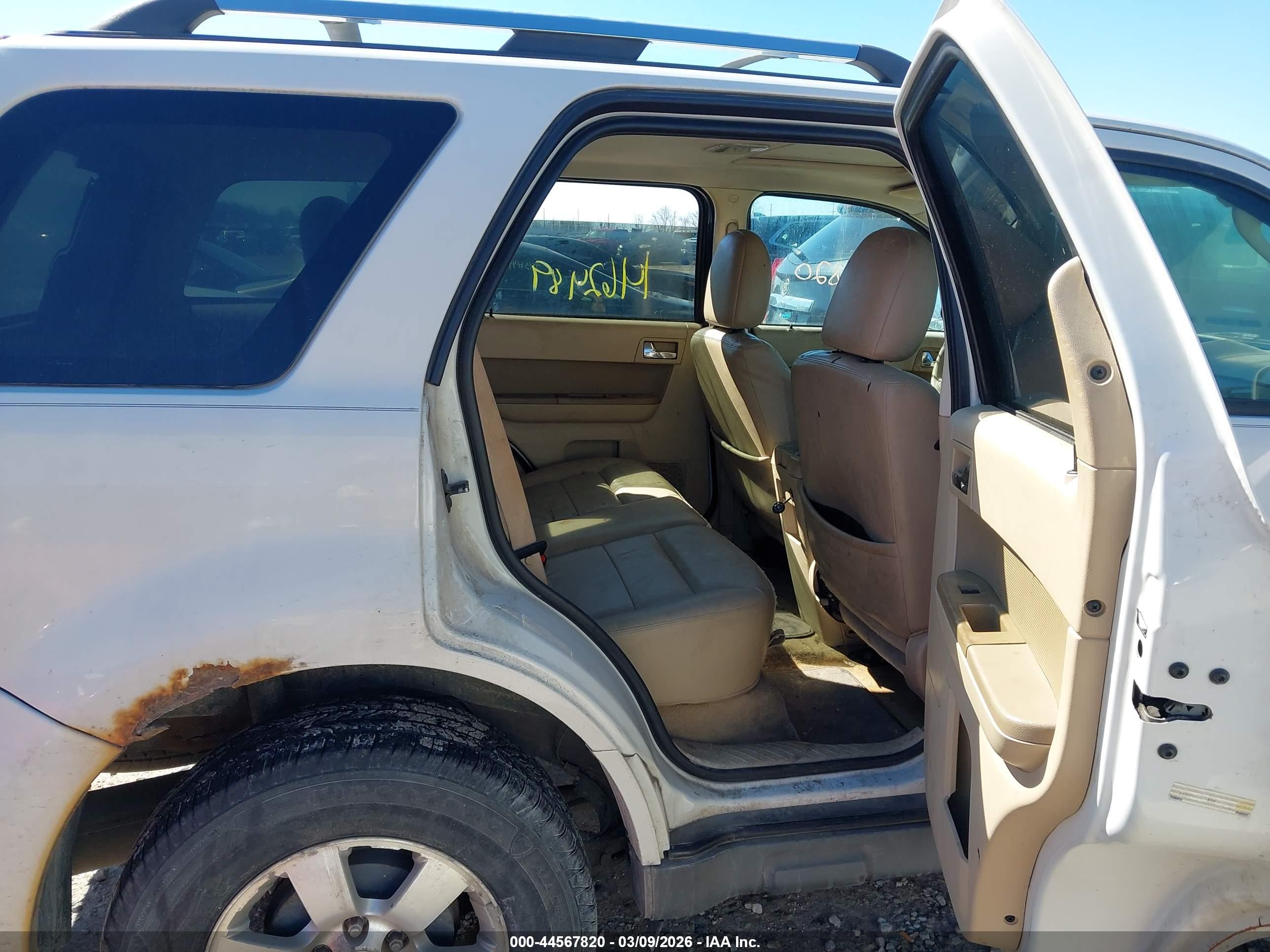 FORD ESCAPE image 8