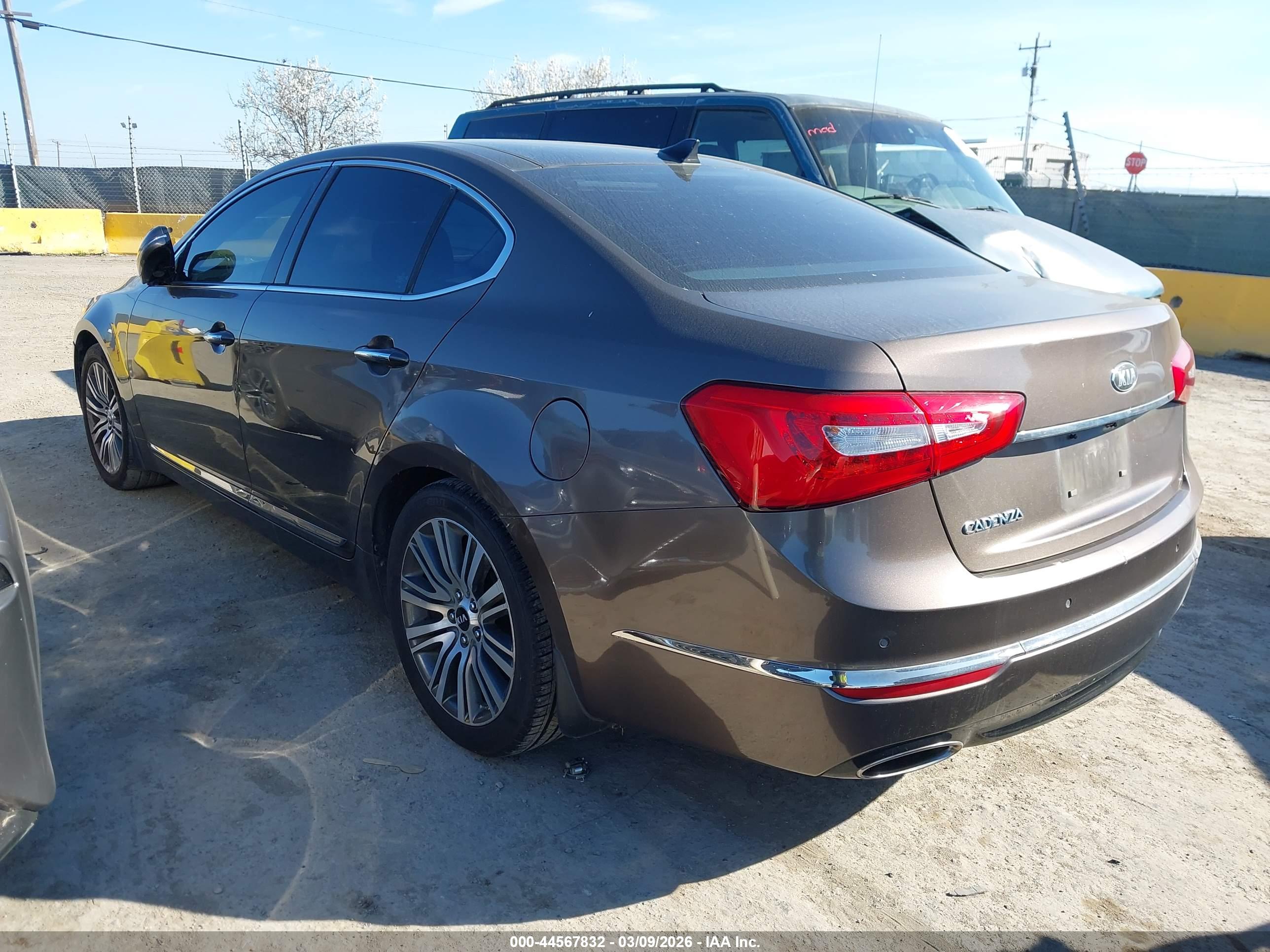 KIA CADENZA image 3