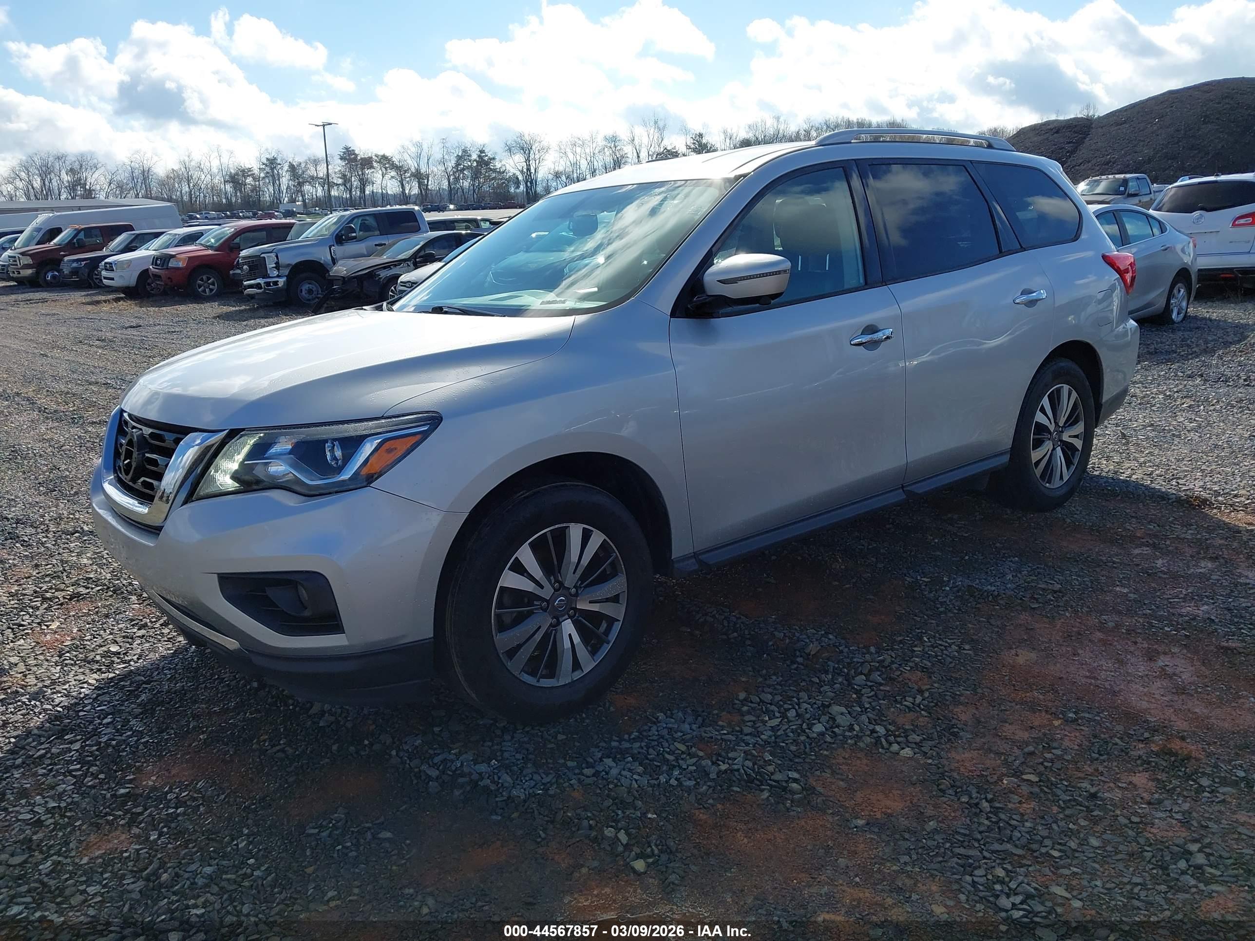 NISSAN PATHFINDER image 2
