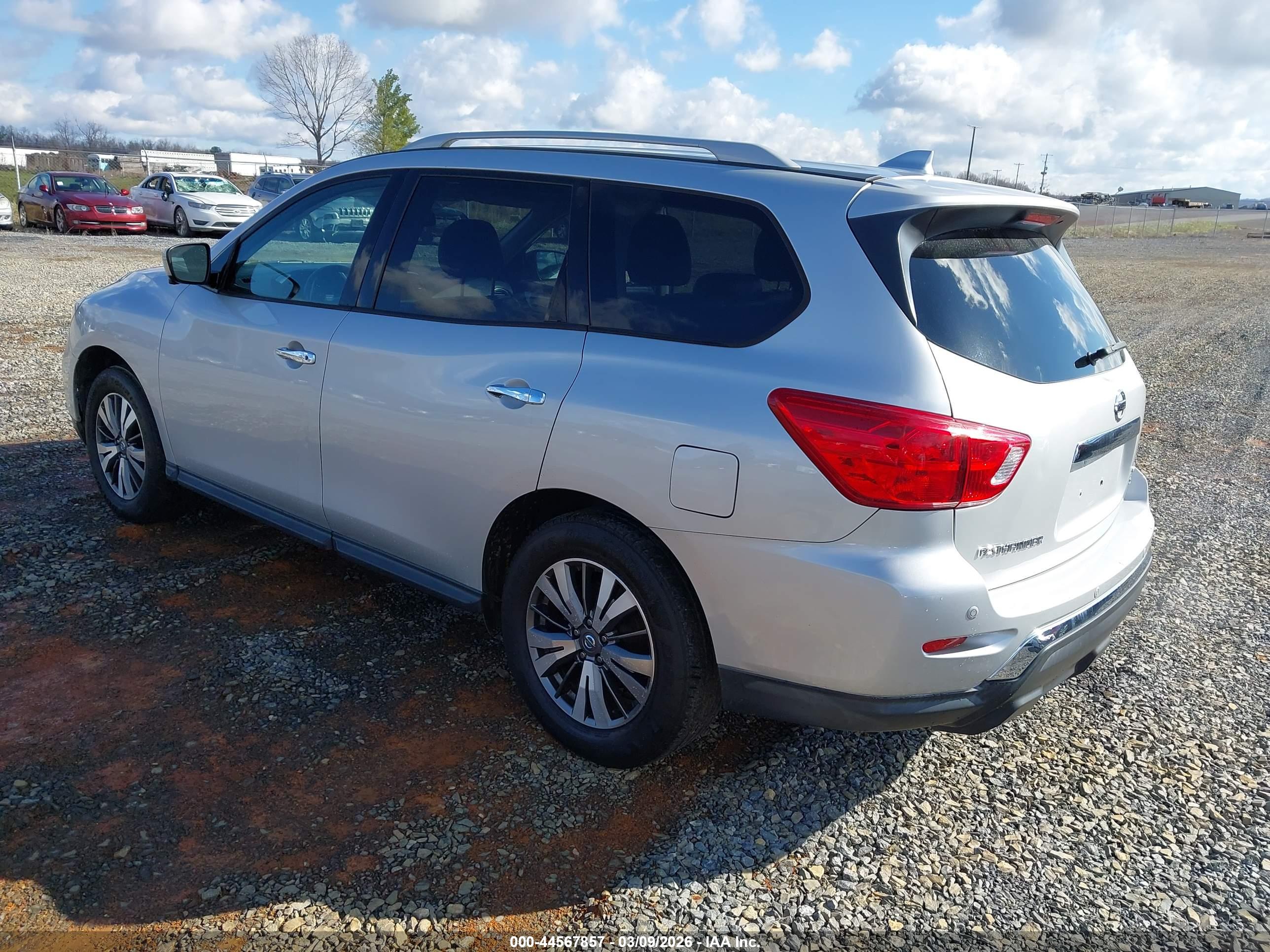 NISSAN PATHFINDER image 3