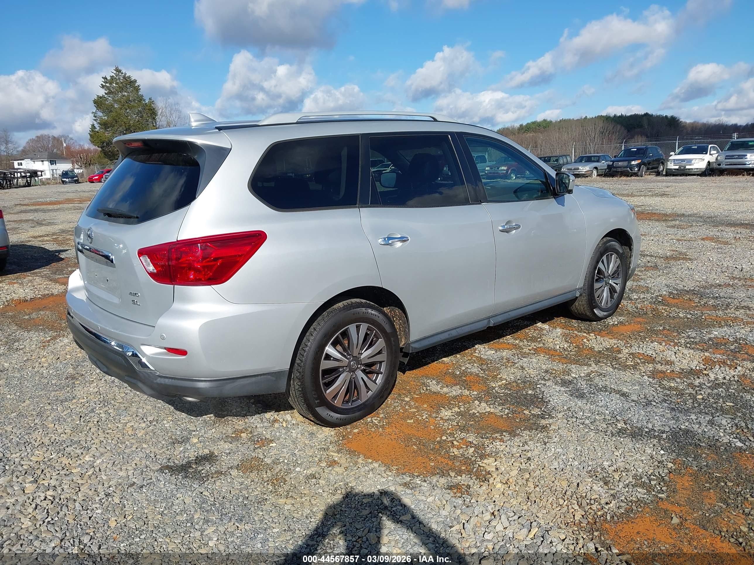 NISSAN PATHFINDER image 4