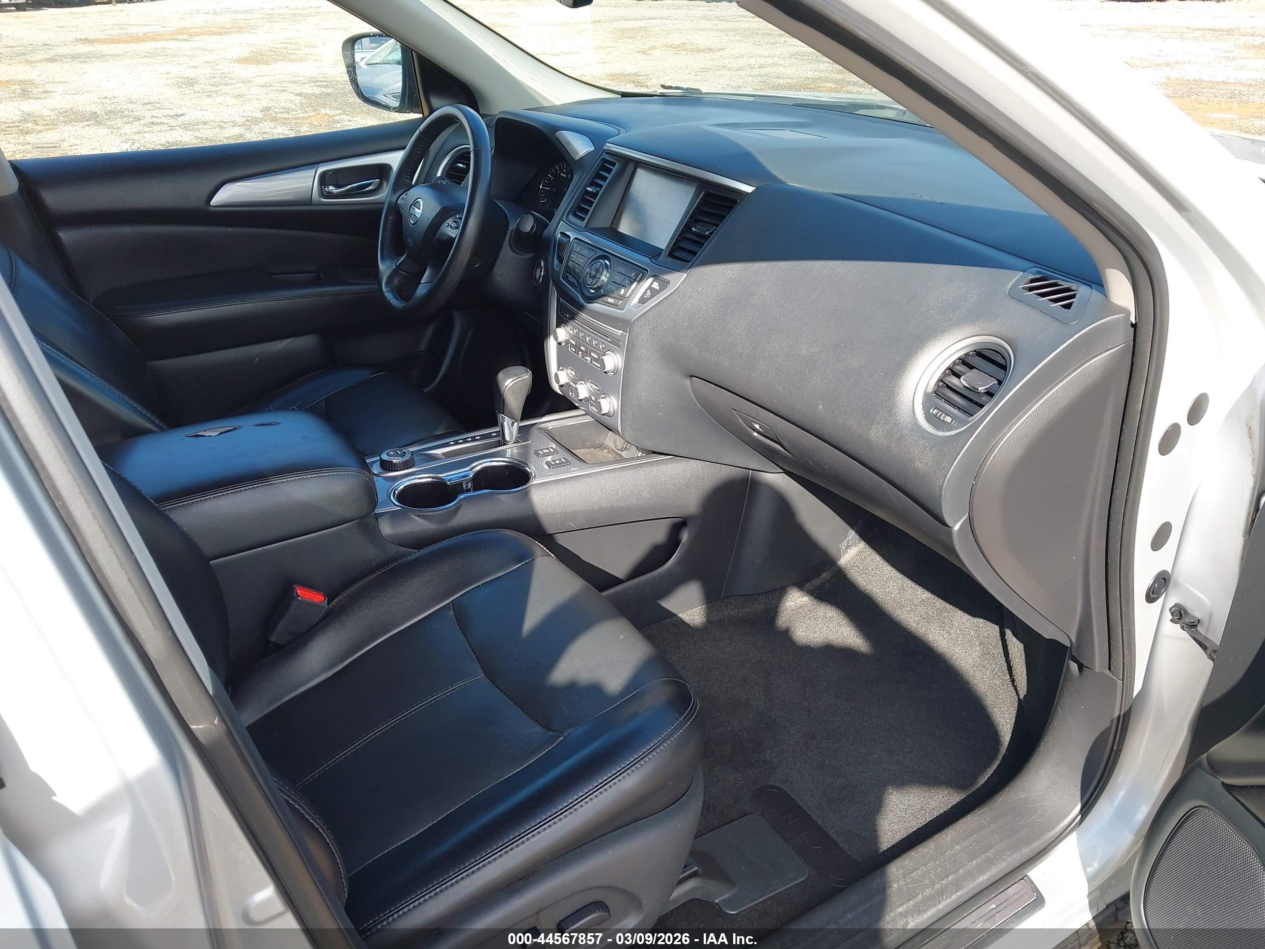 NISSAN PATHFINDER image 5