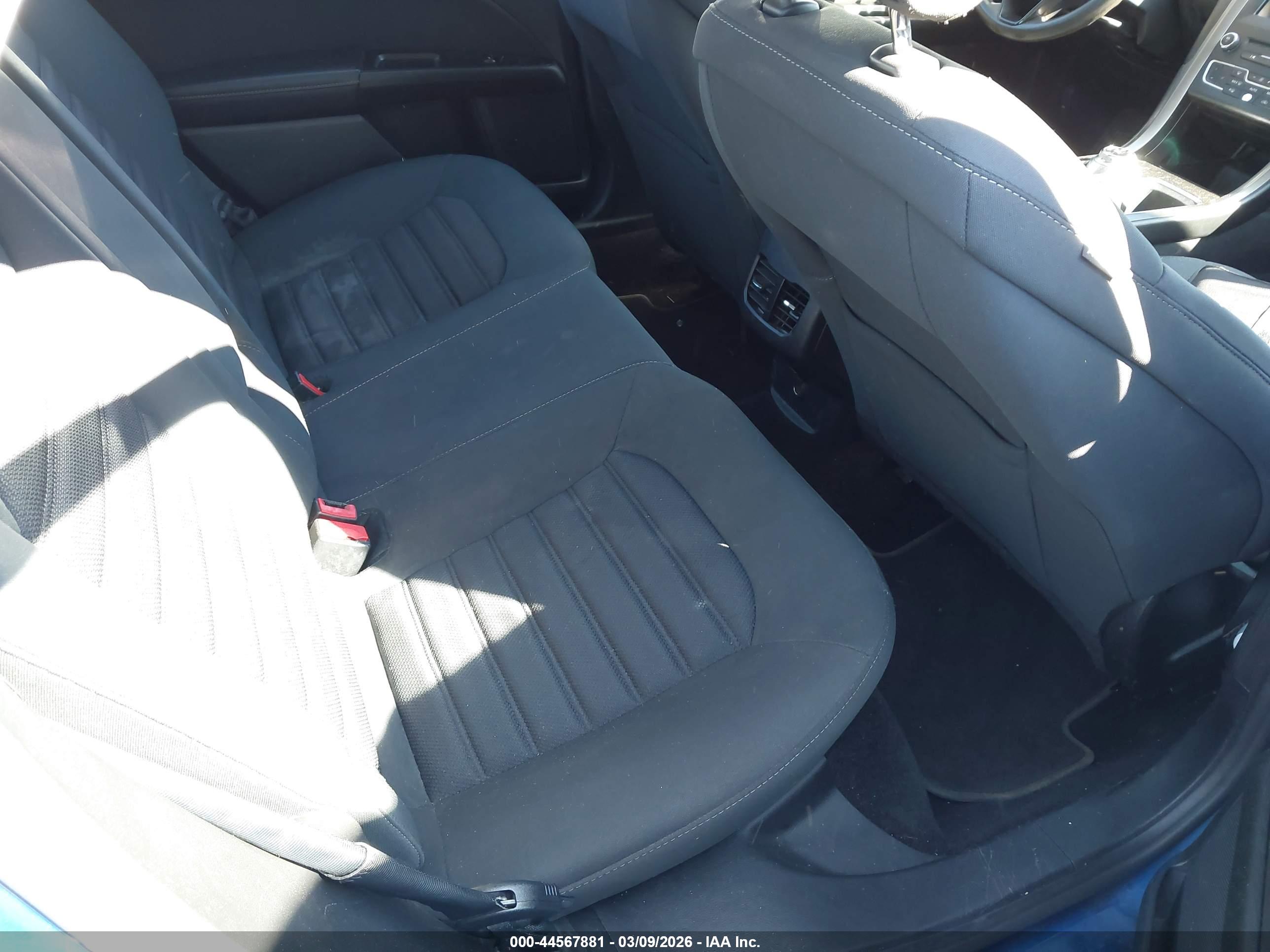 FORD FUSION image 8
