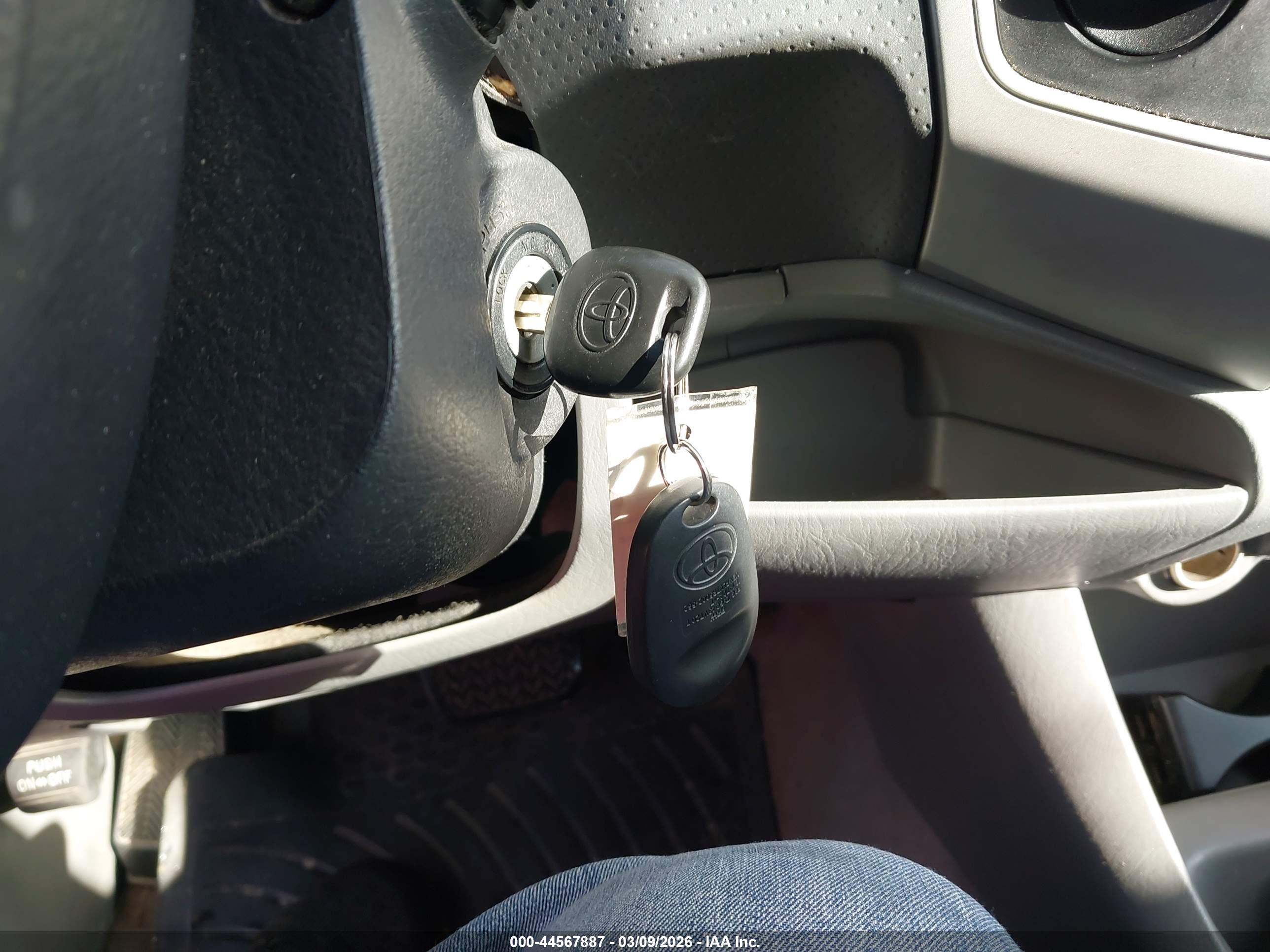 TOYOTA TACOMA image 11