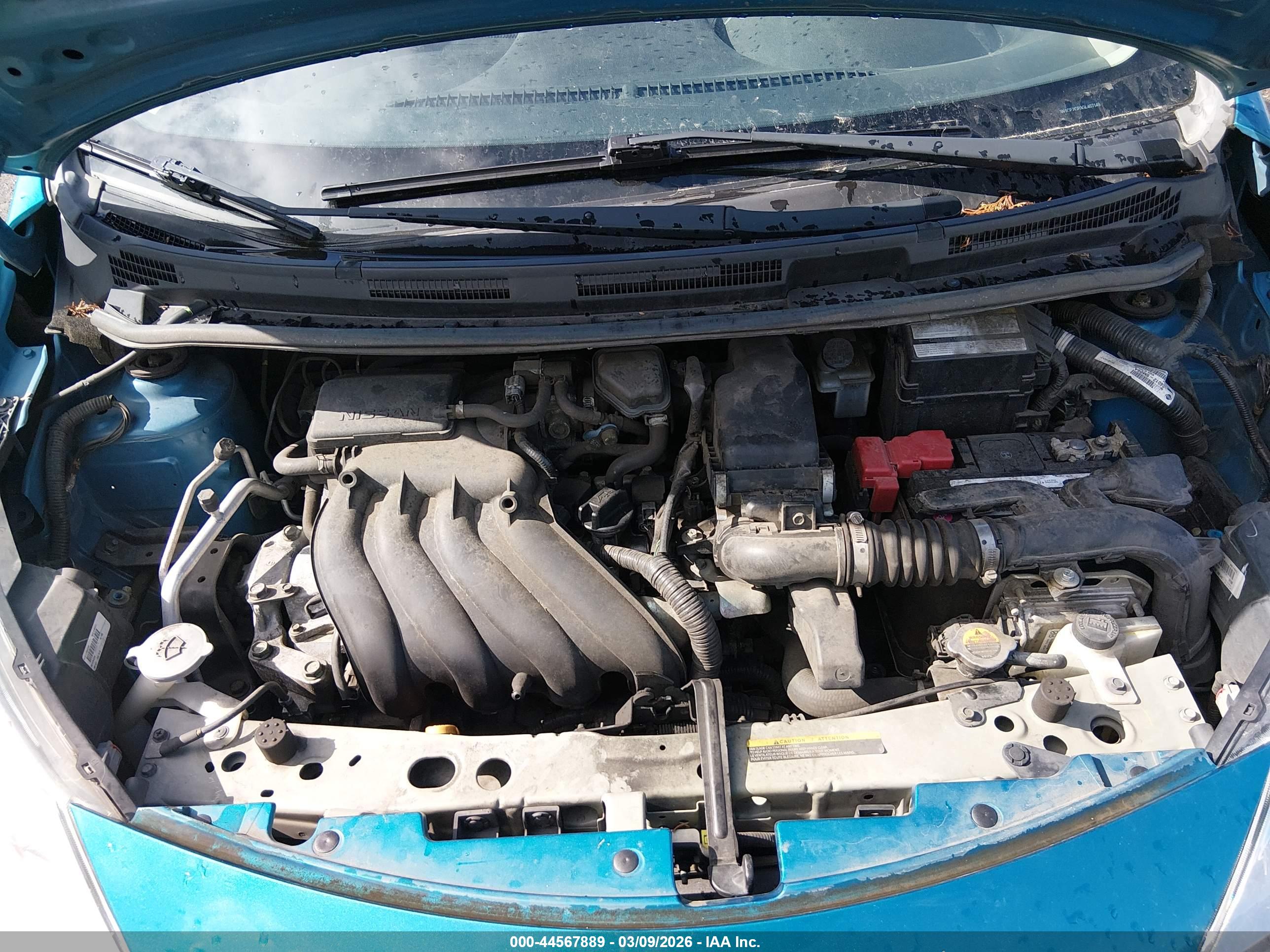 NISSAN VERSA image 10