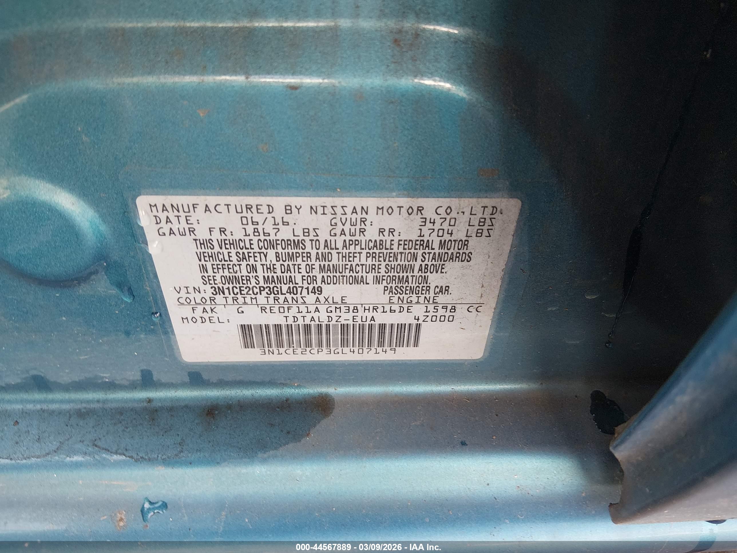 NISSAN VERSA image 9