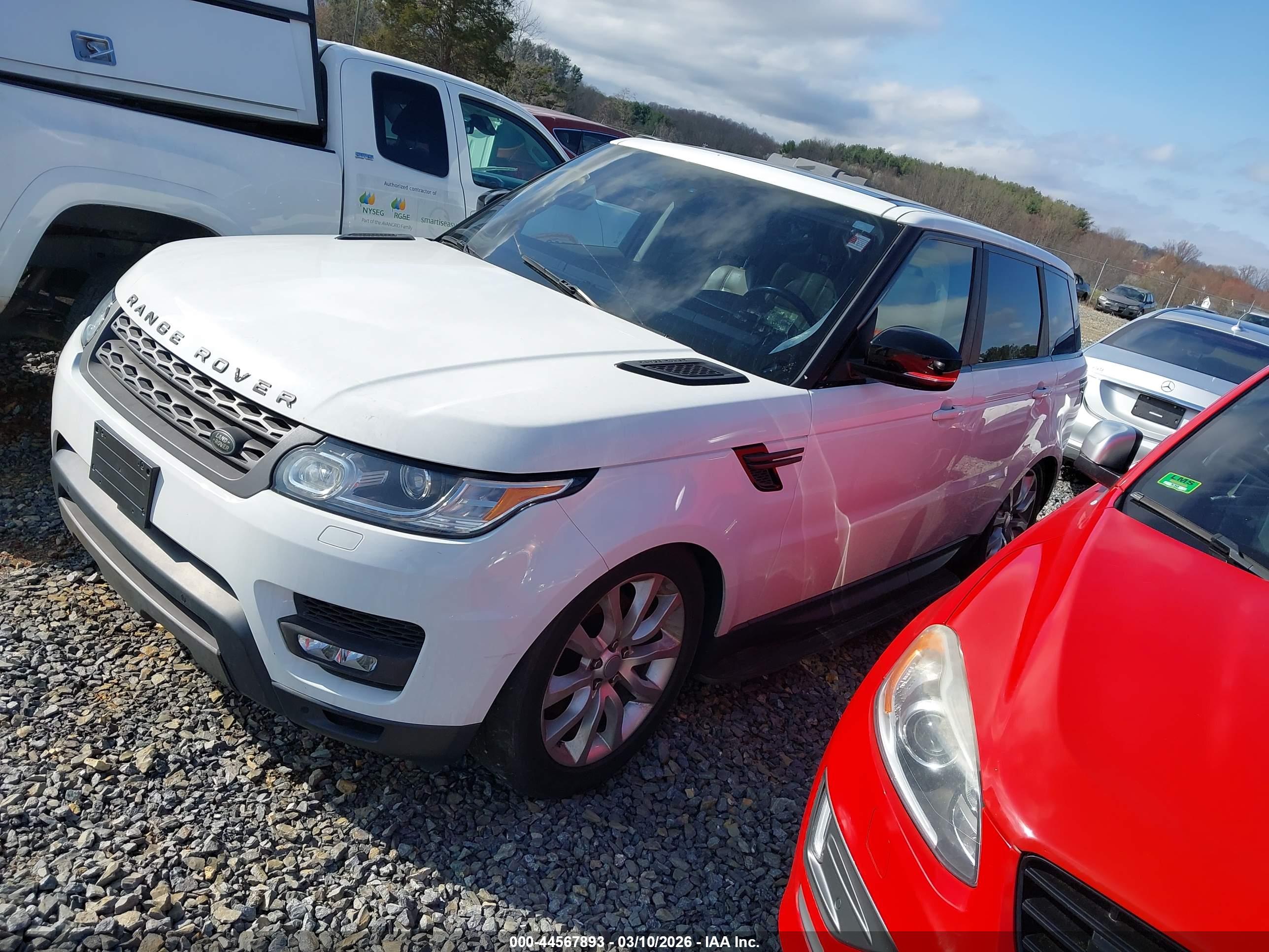 LAND ROVER image 2