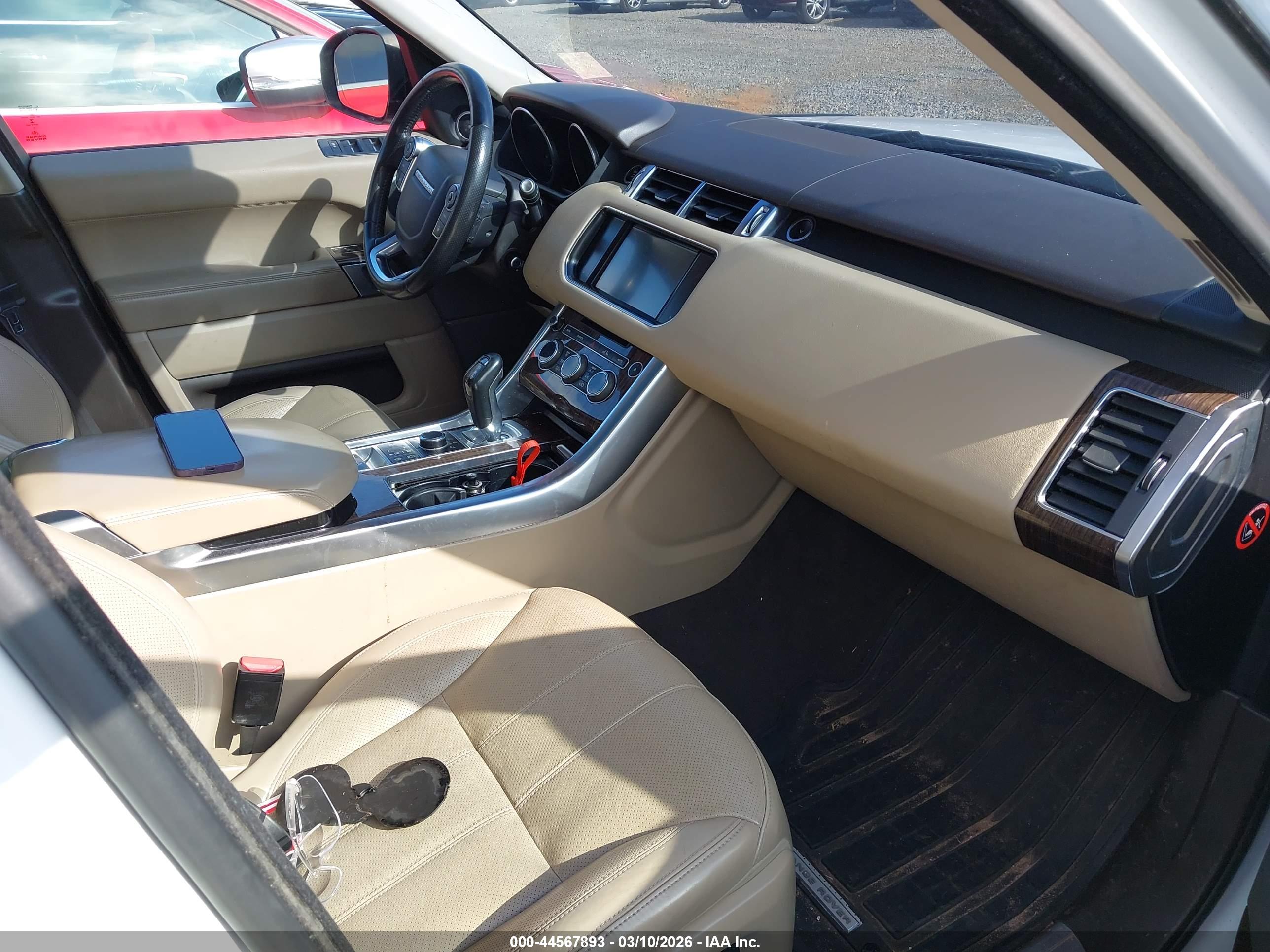 LAND ROVER image 5
