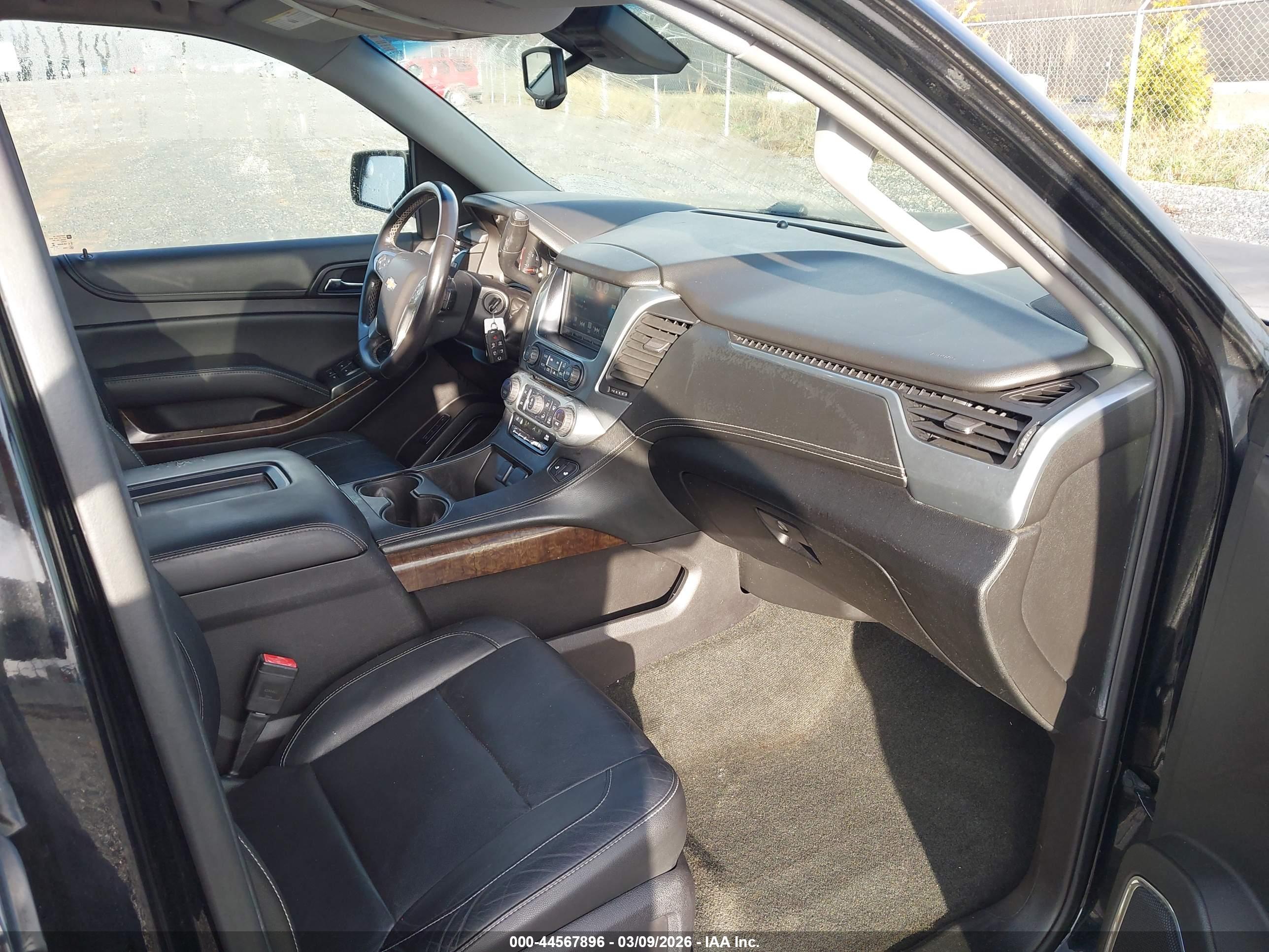 CHEVROLET SUBURBAN image 5