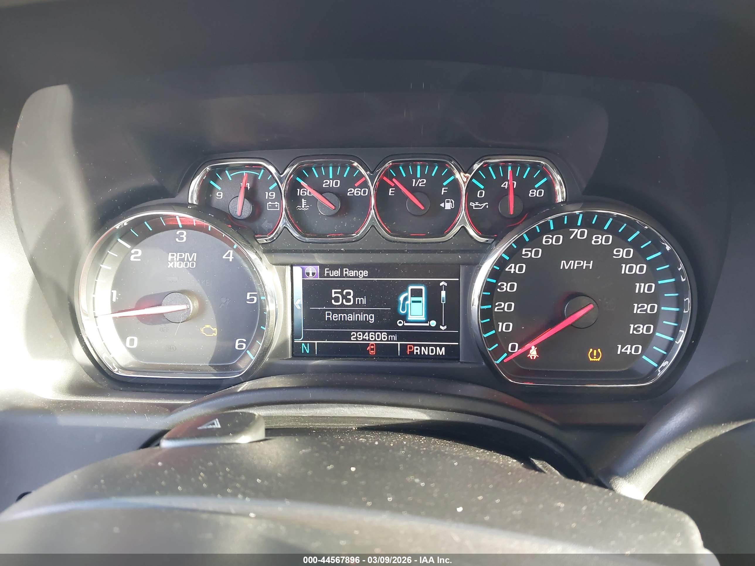 CHEVROLET SUBURBAN image 7