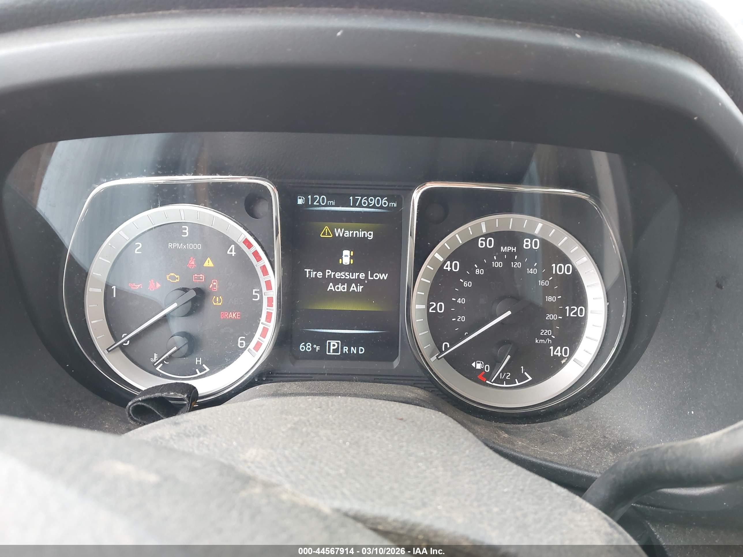 NISSAN TITAN image 7