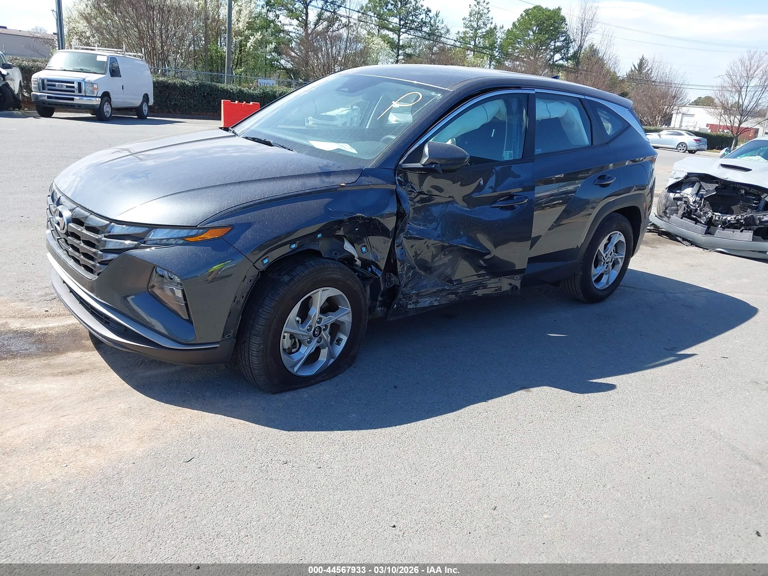 HYUNDAI TUCSON image 2