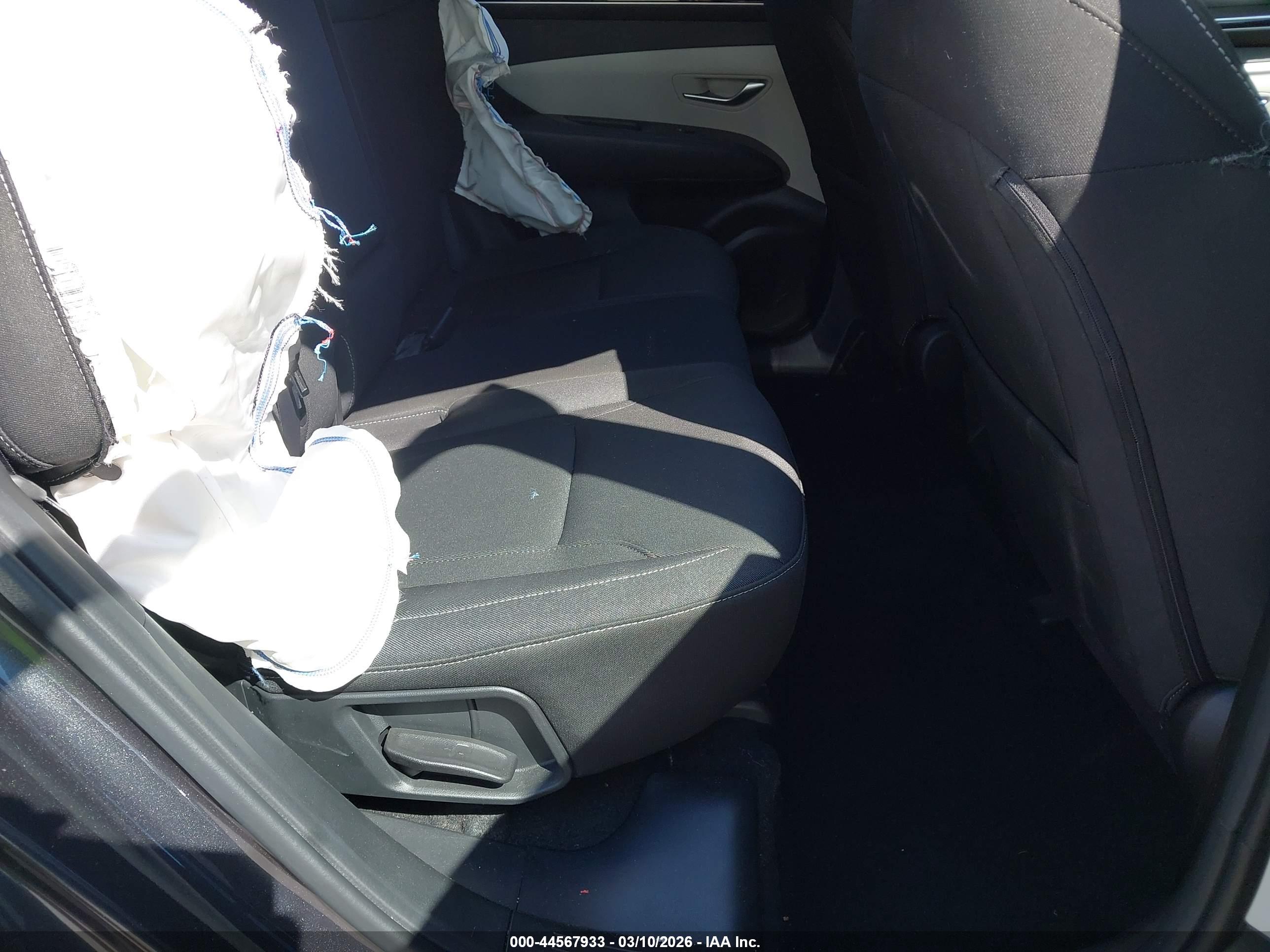 HYUNDAI TUCSON image 8