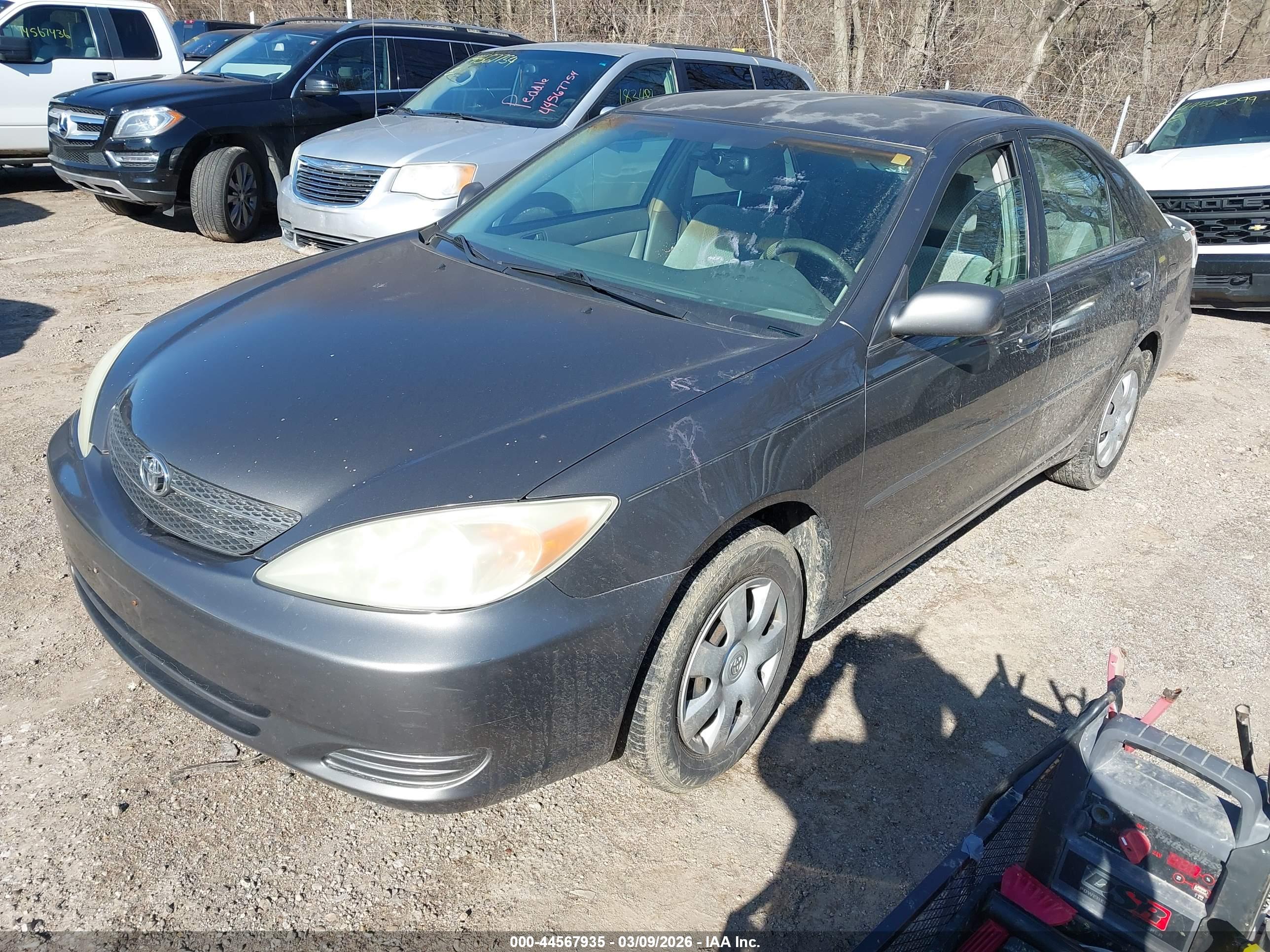 TOYOTA CAMRY image 2