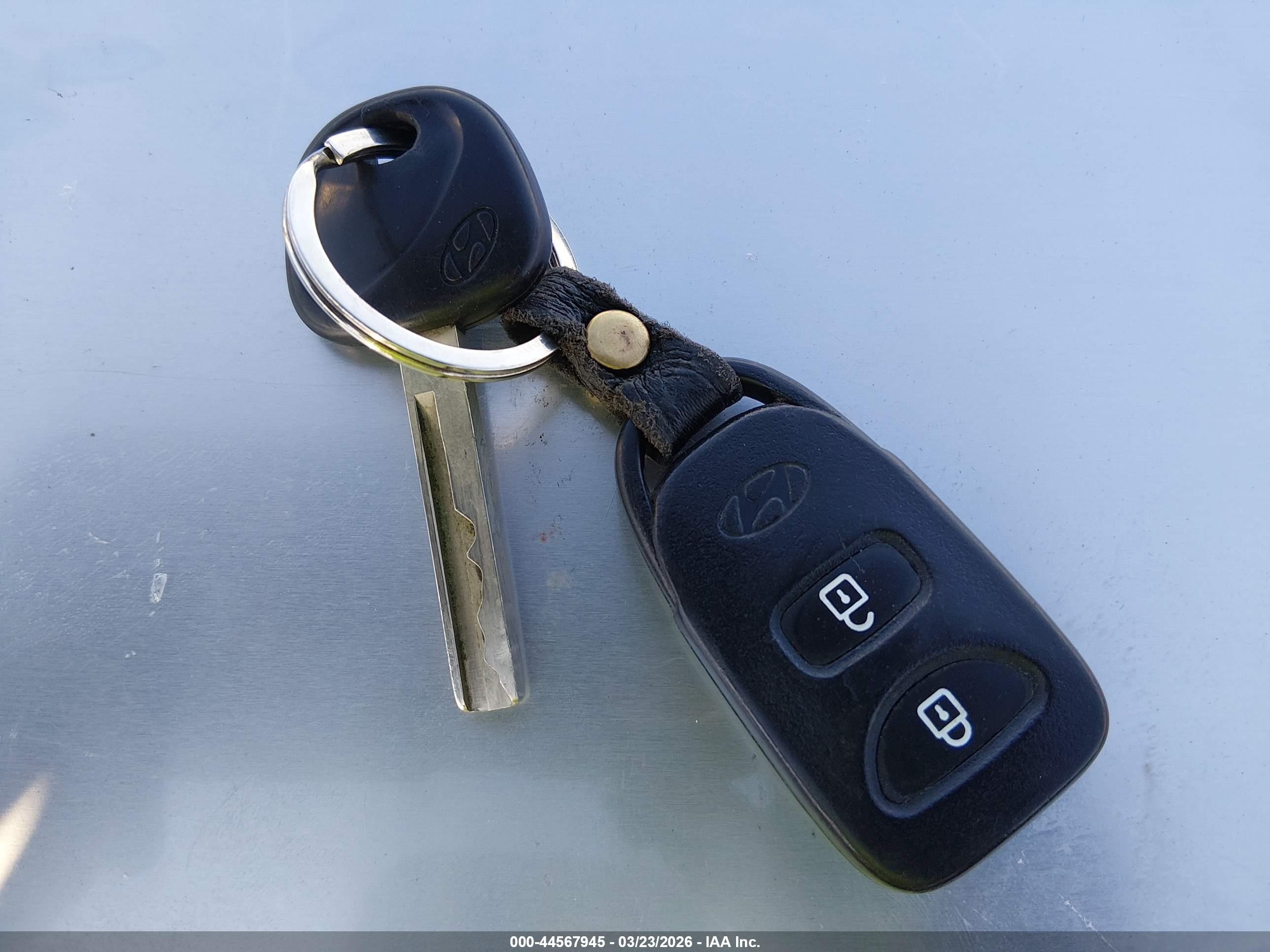 HYUNDAI ACCENT image 11