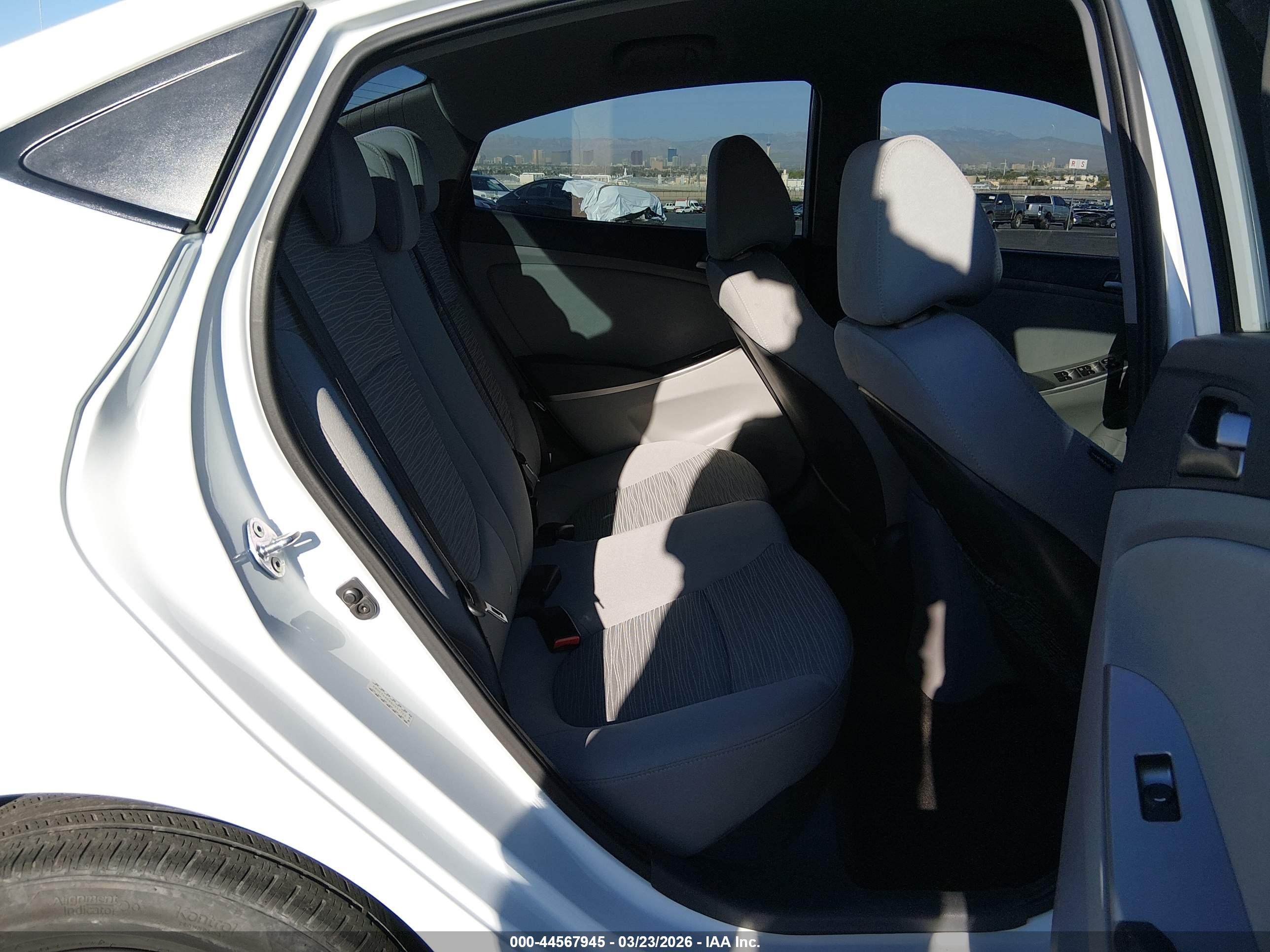 HYUNDAI ACCENT image 8