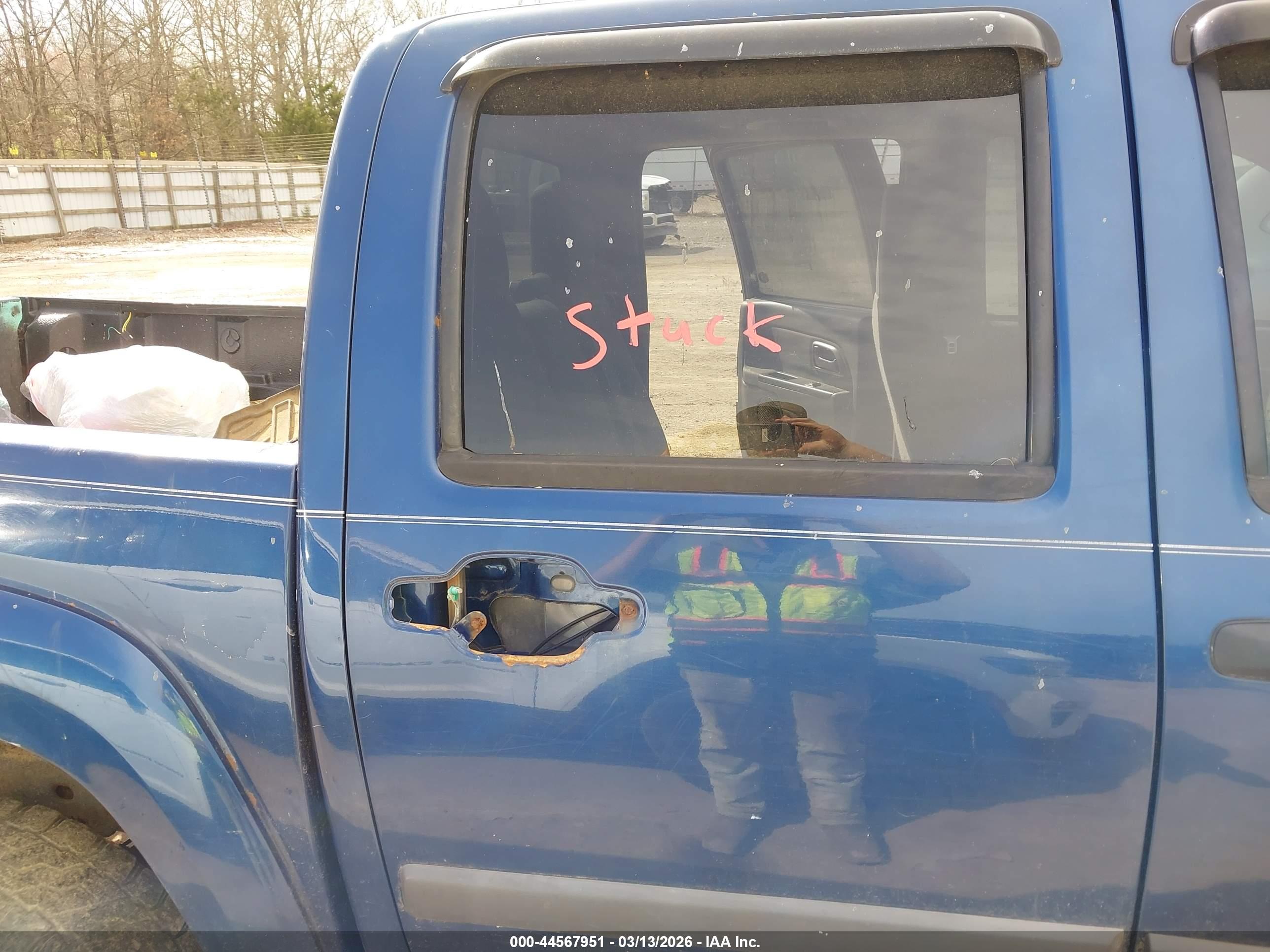 CHEVROLET COLORADO image 8