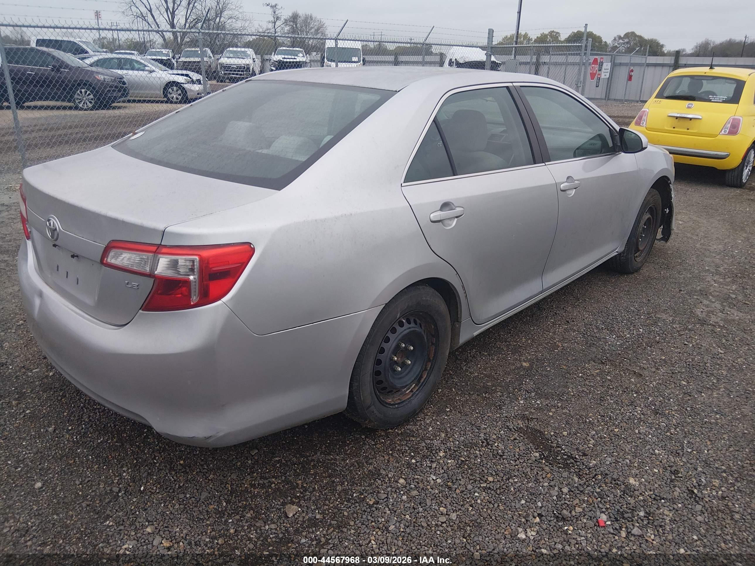 TOYOTA CAMRY image 4