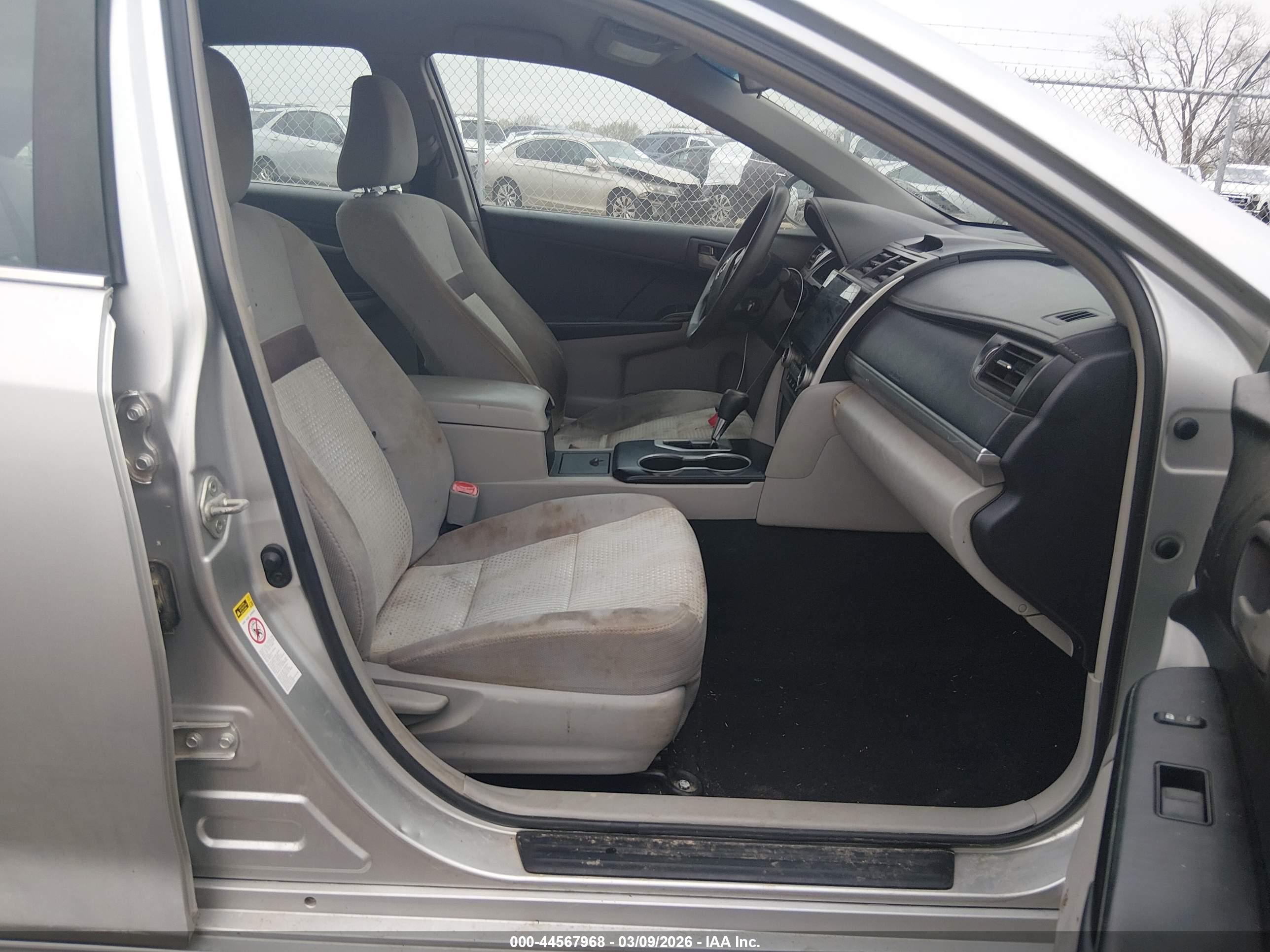 TOYOTA CAMRY image 5