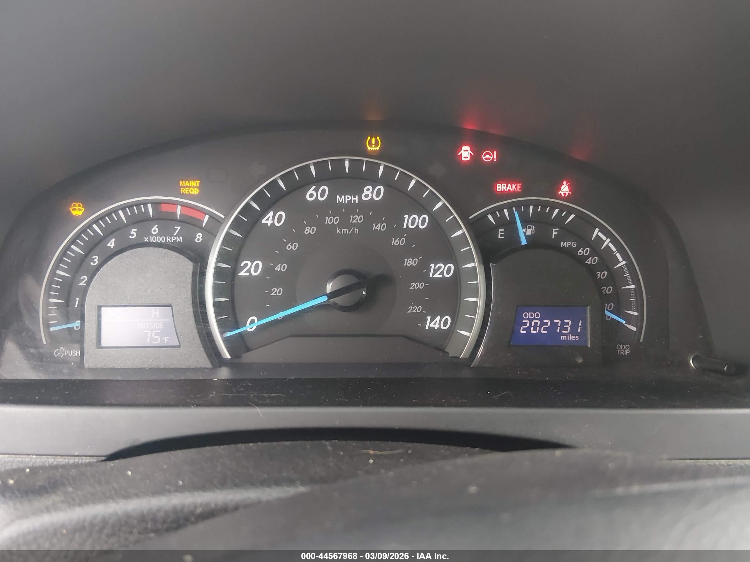 TOYOTA CAMRY image 7