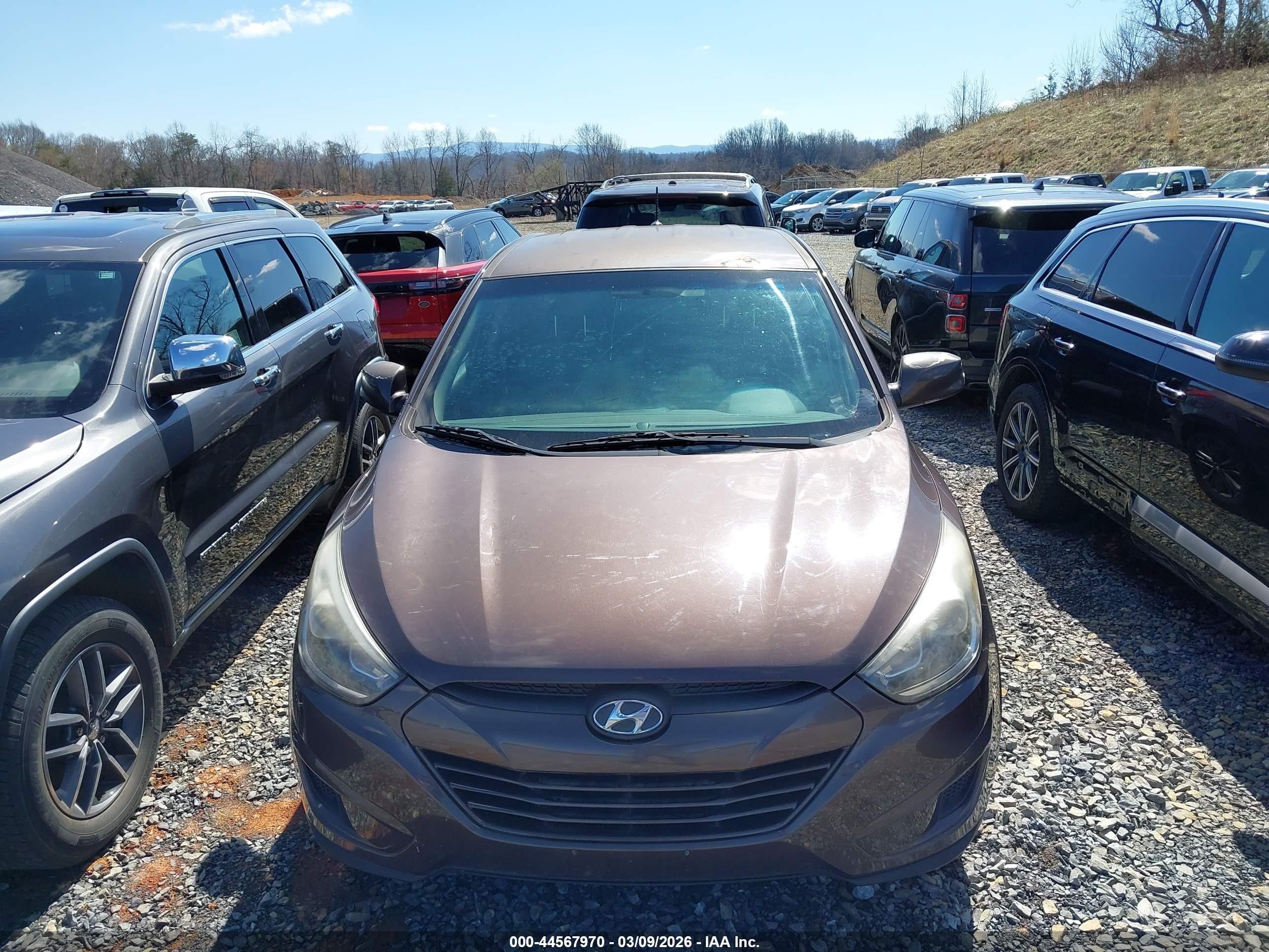 HYUNDAI TUCSON image 6