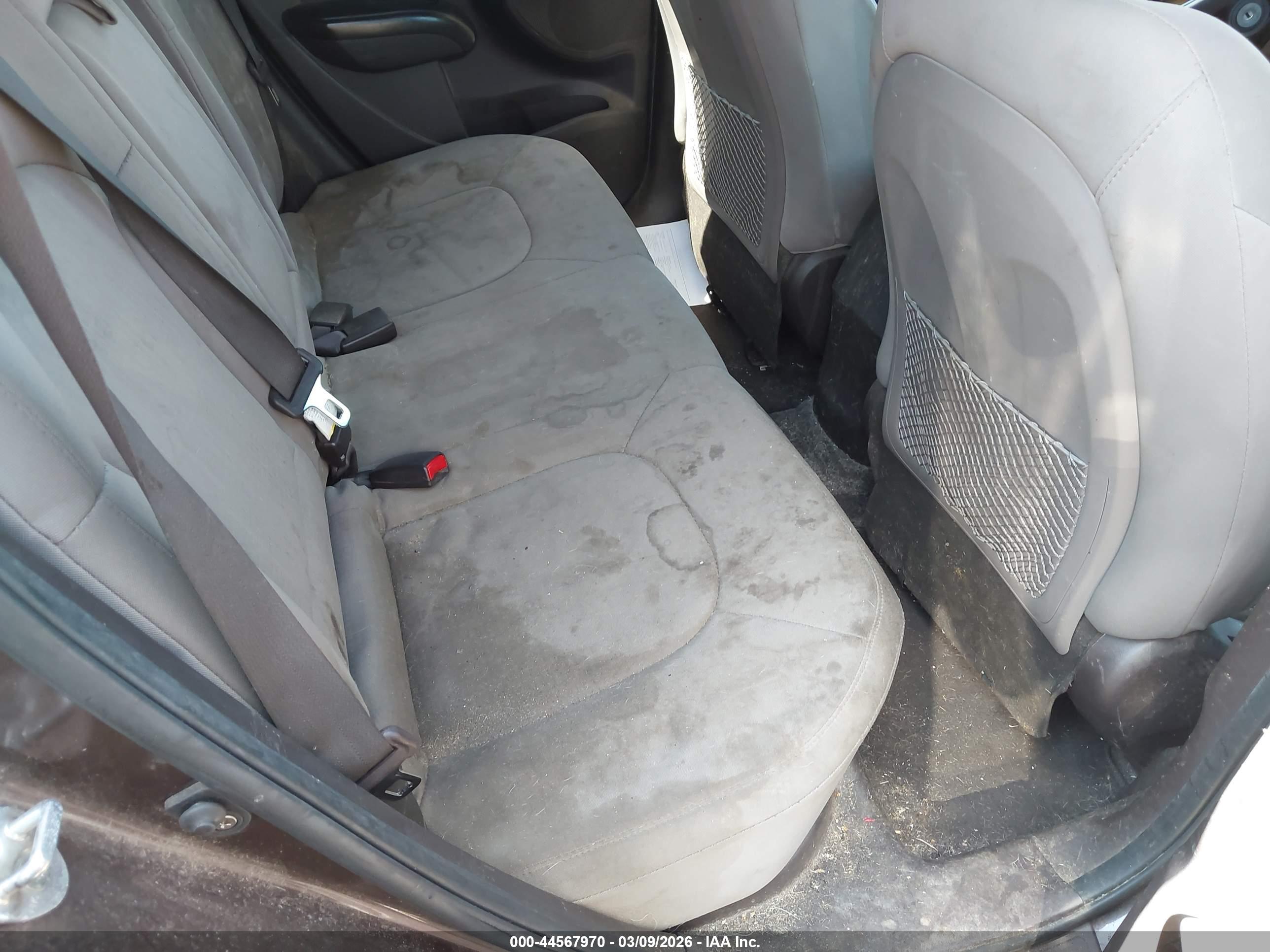 HYUNDAI TUCSON image 8