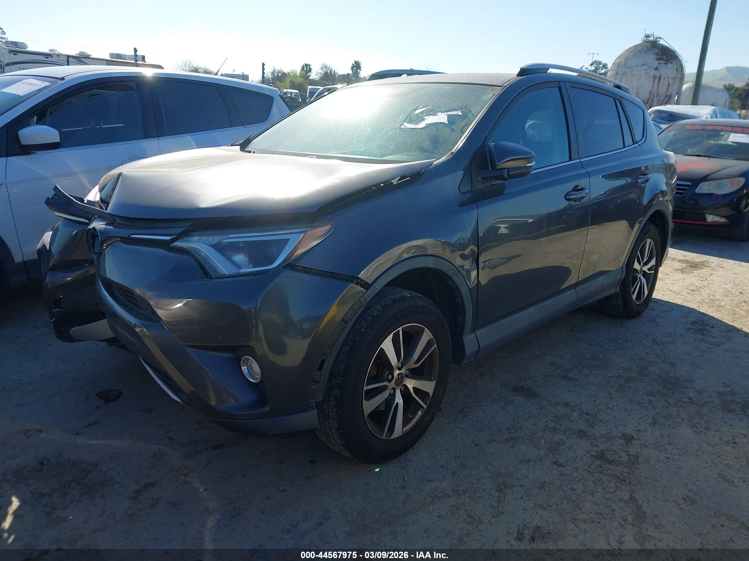 TOYOTA RAV4 image 2