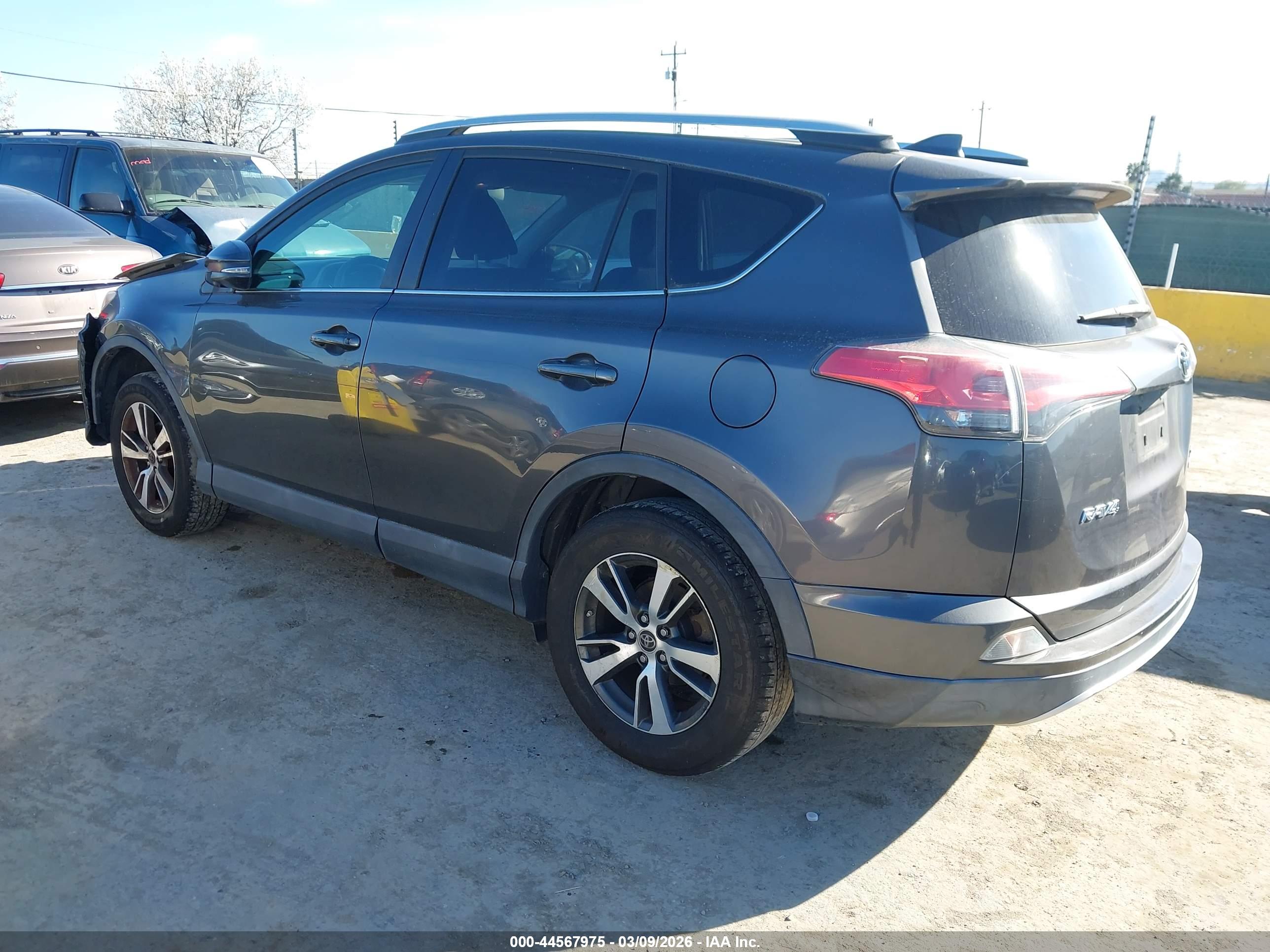 TOYOTA RAV4 image 3