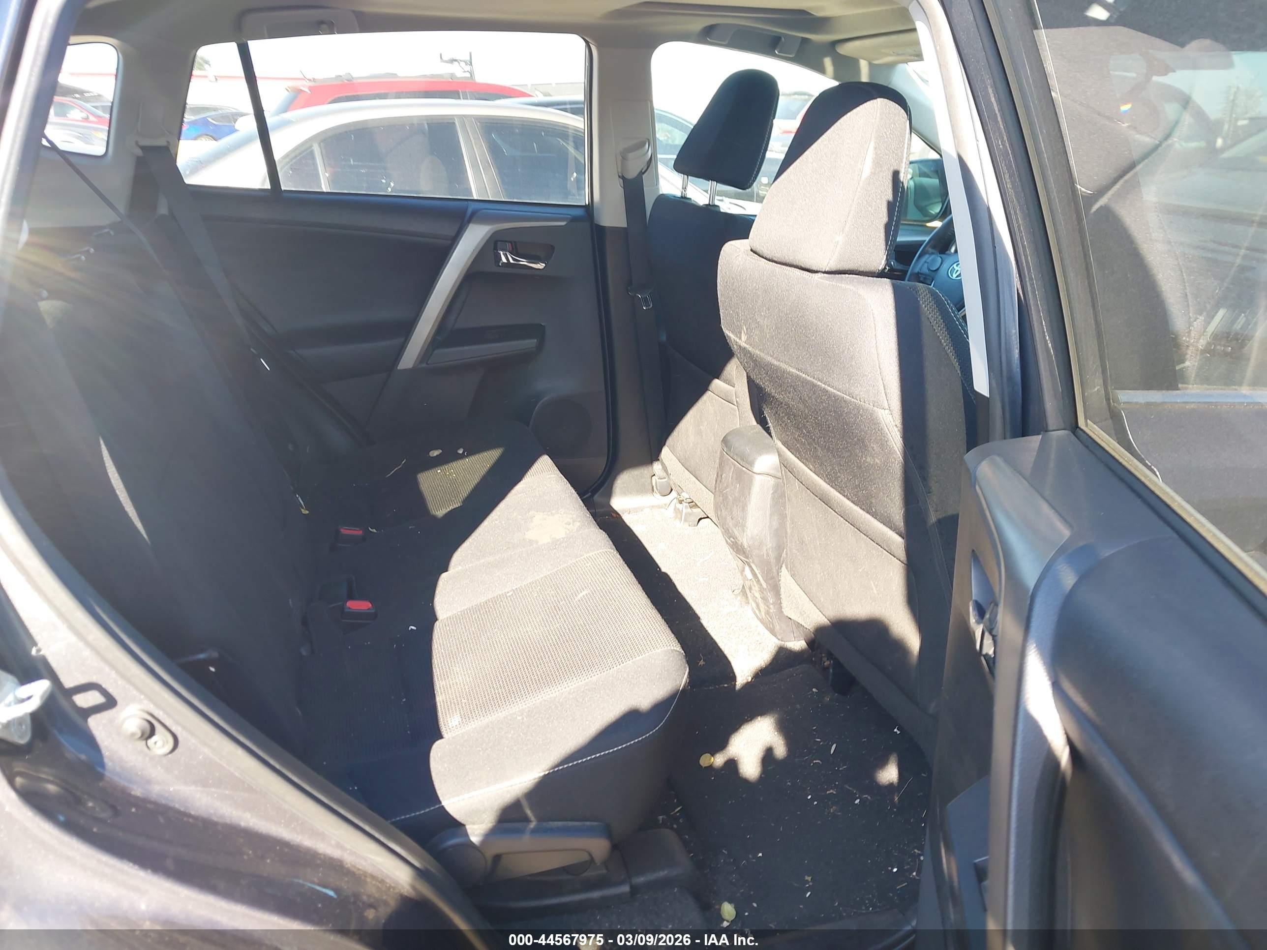TOYOTA RAV4 image 8