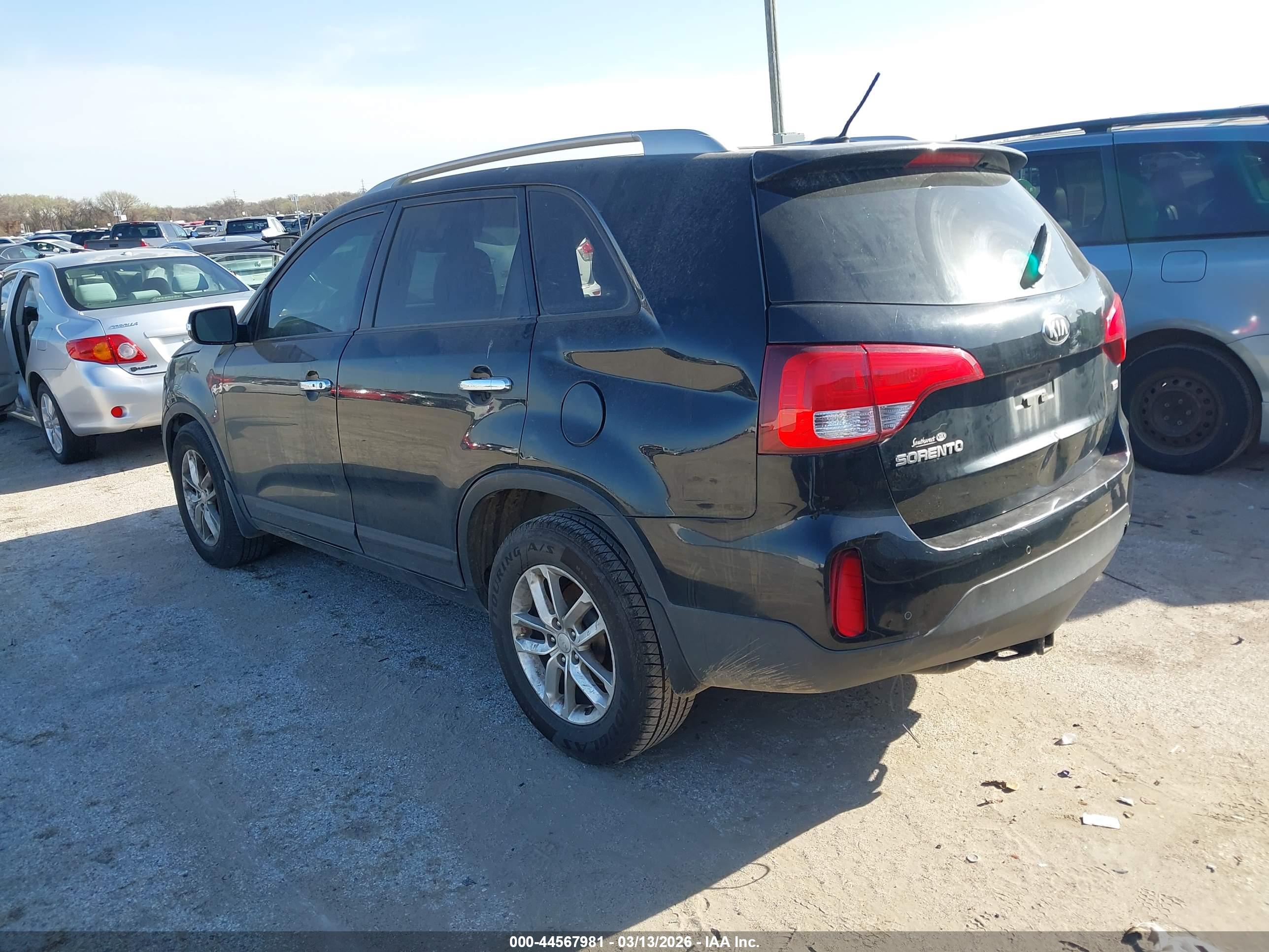 KIA SORENTO image 3