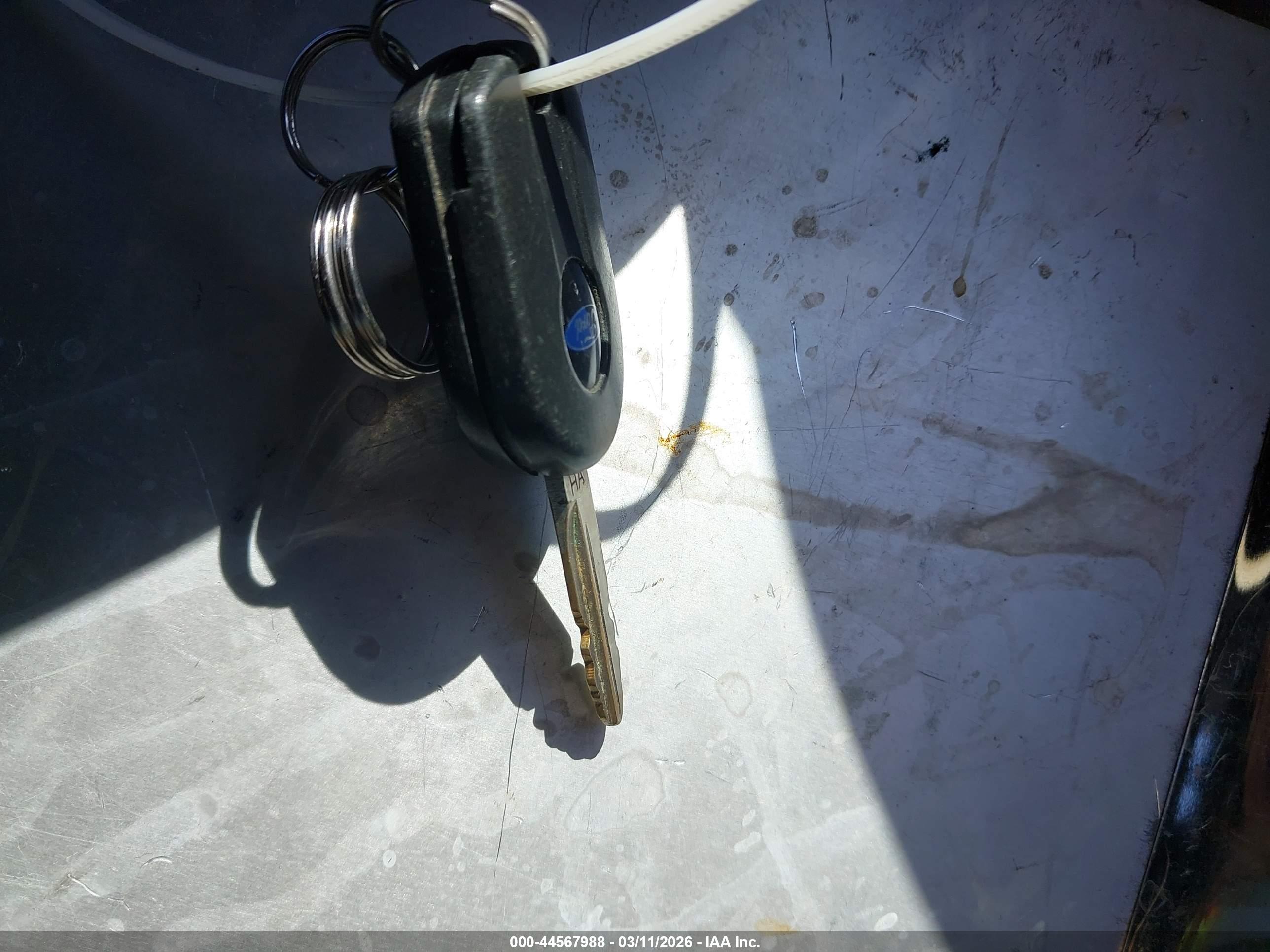 FORD FUSION image 11