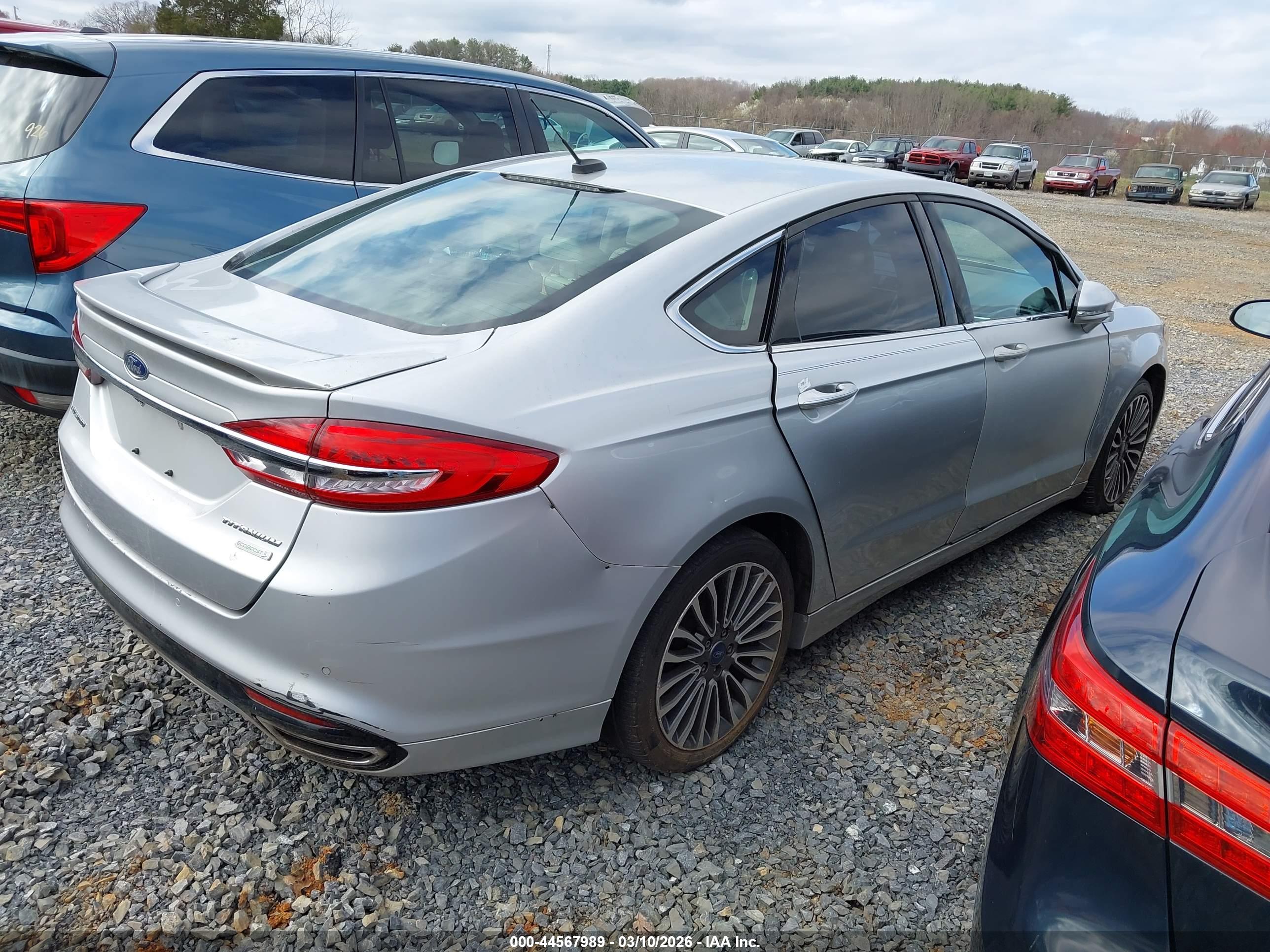 FORD FUSION image 4