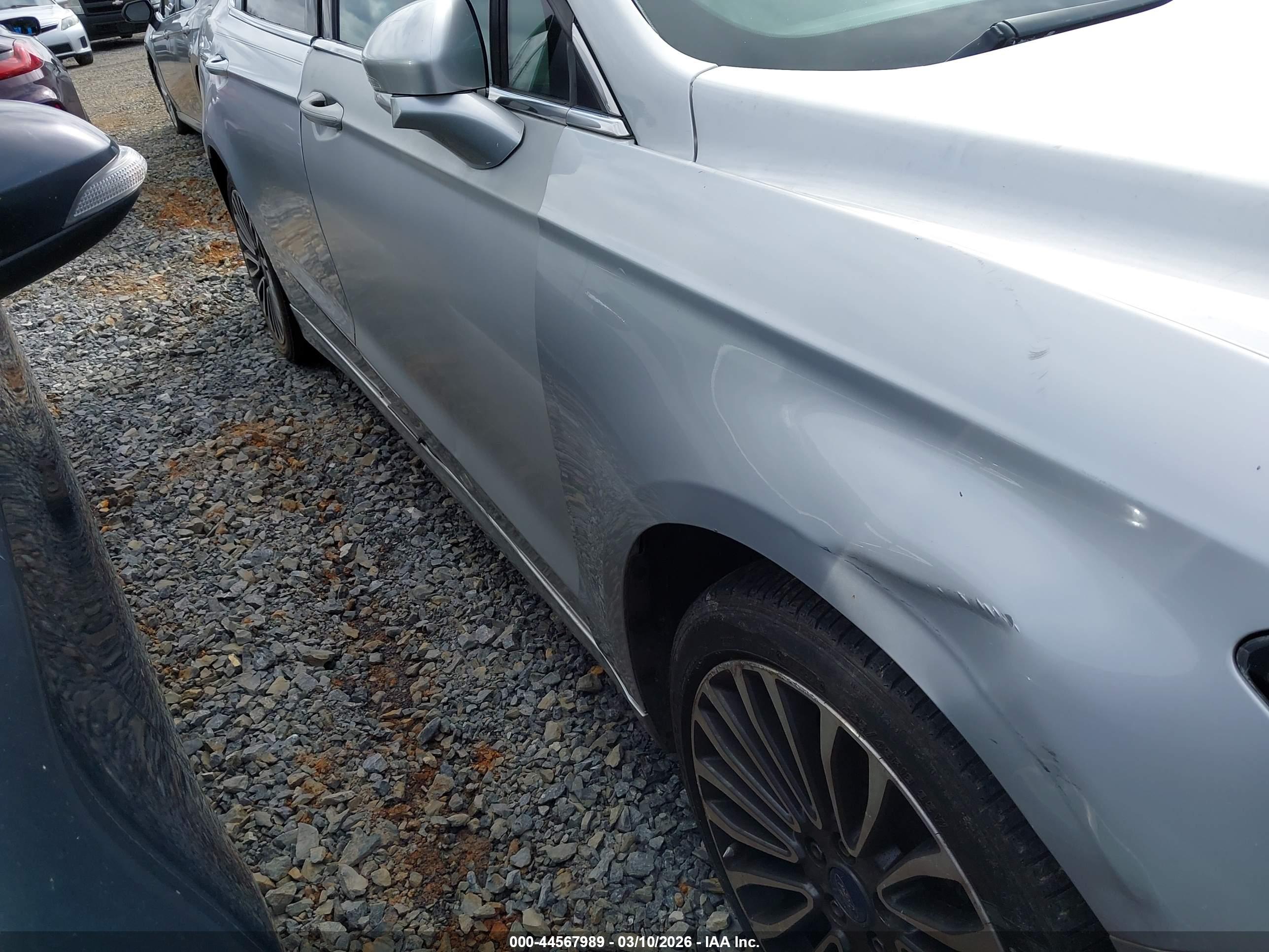 FORD FUSION image 6