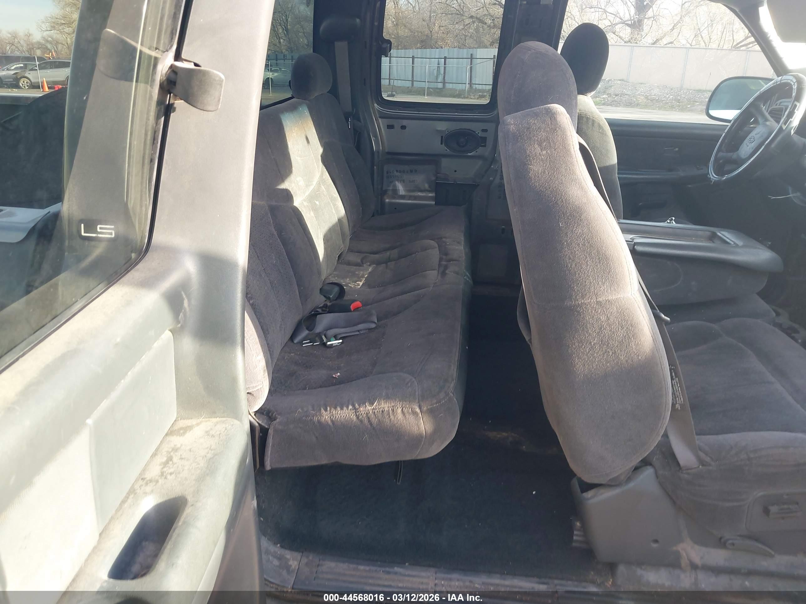CHEVROLET SILVERADO image 8