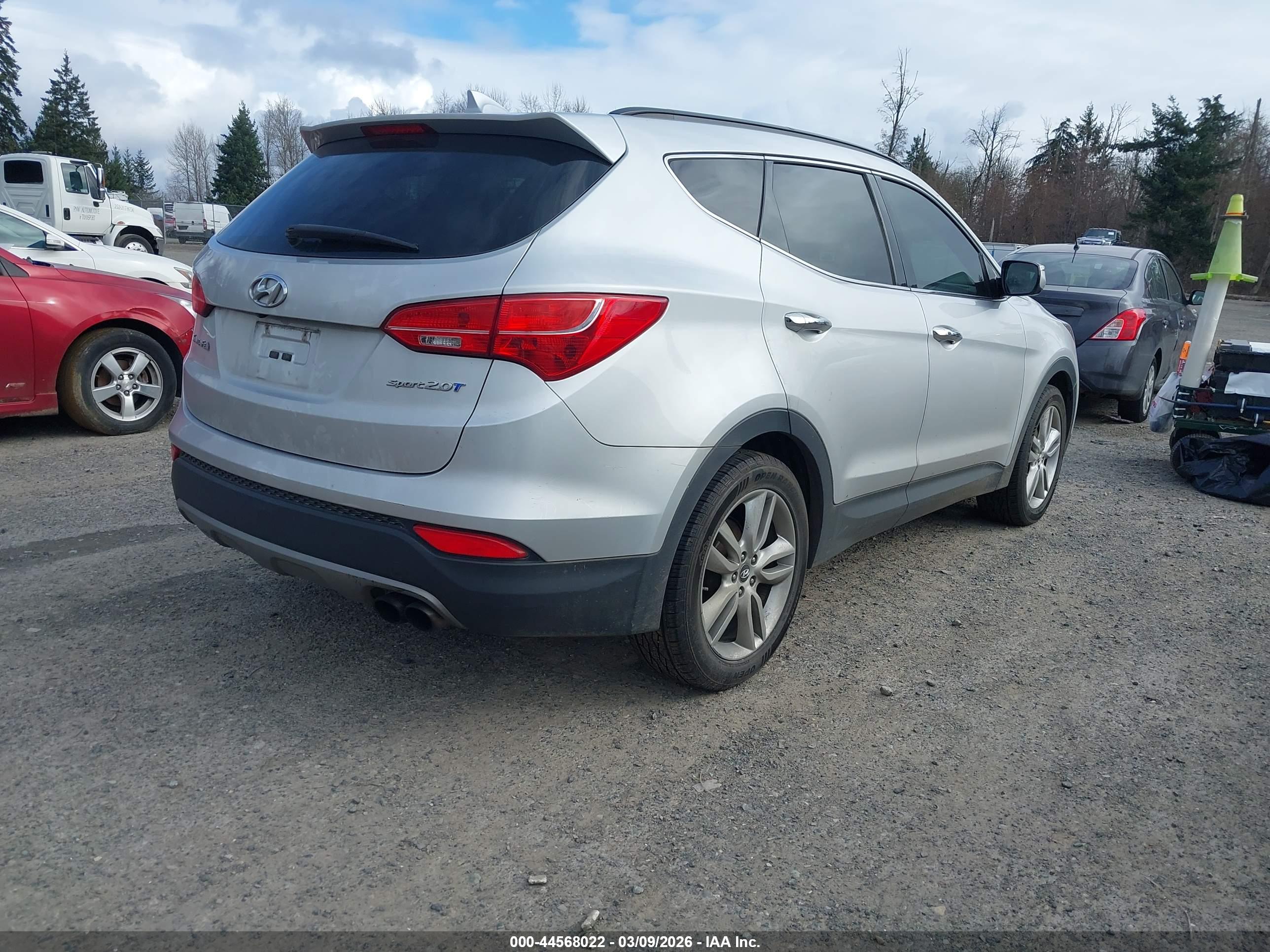 HYUNDAI SANTA image 4