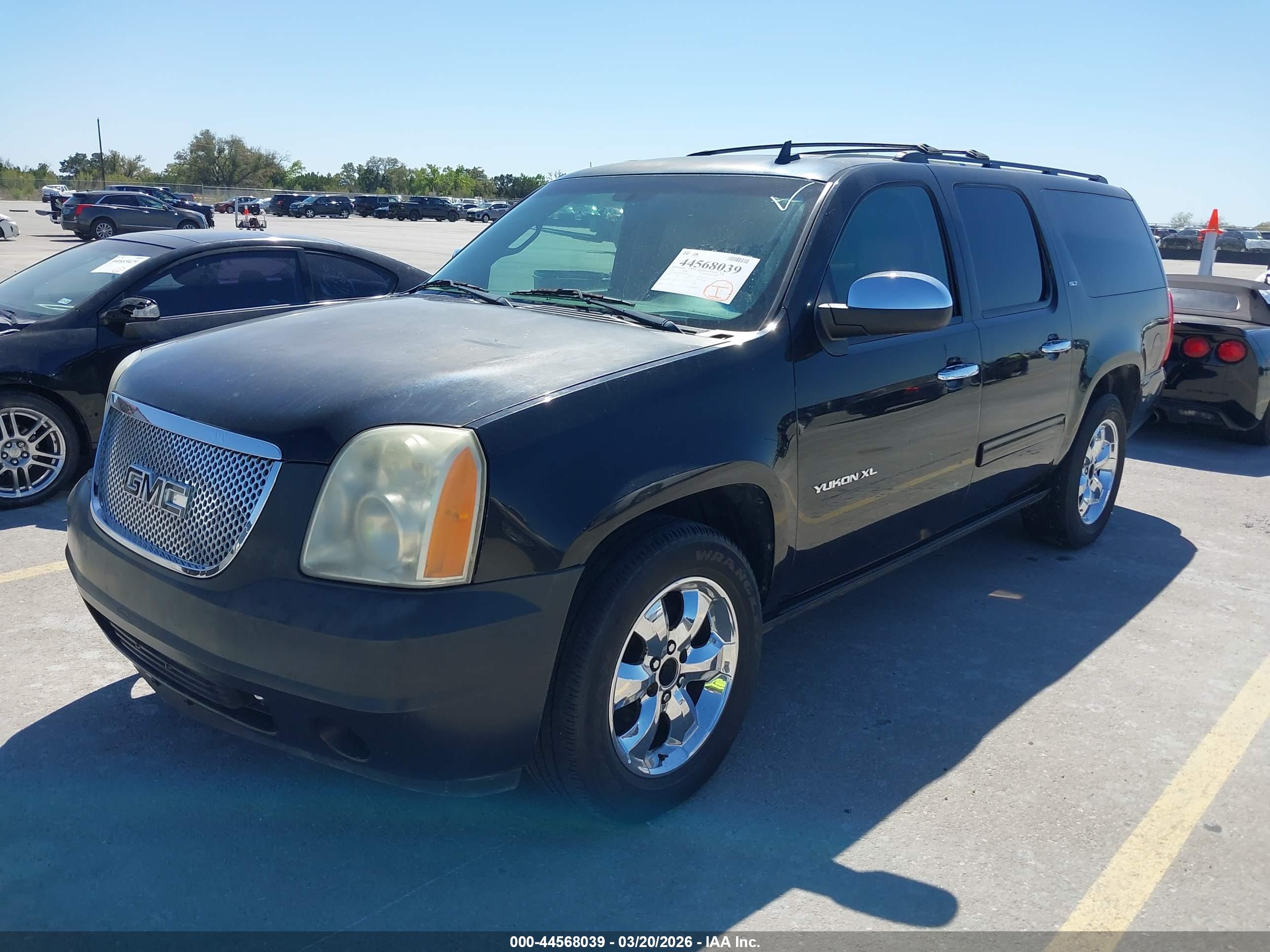GMC YUKON image 2