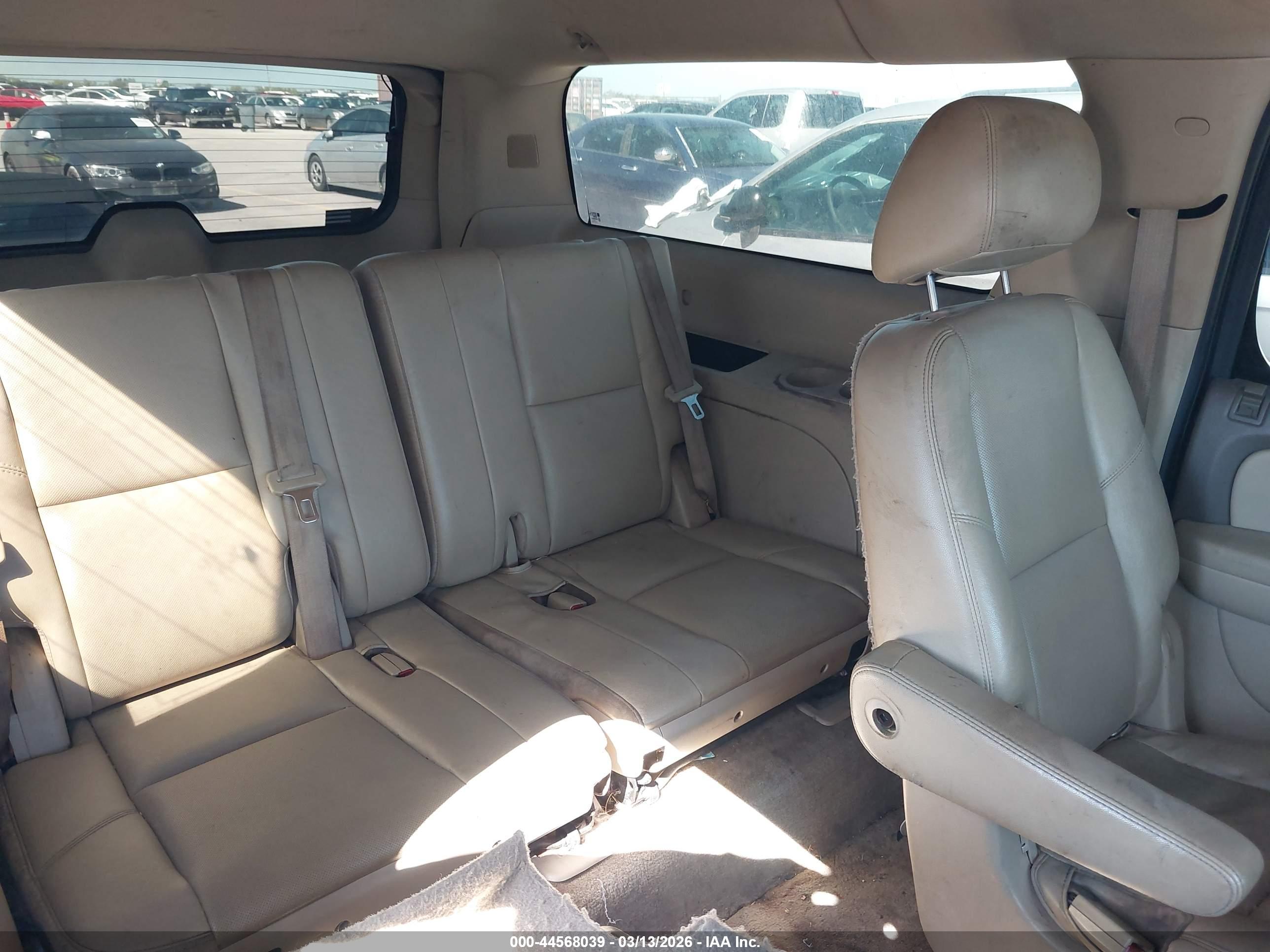 GMC YUKON image 8
