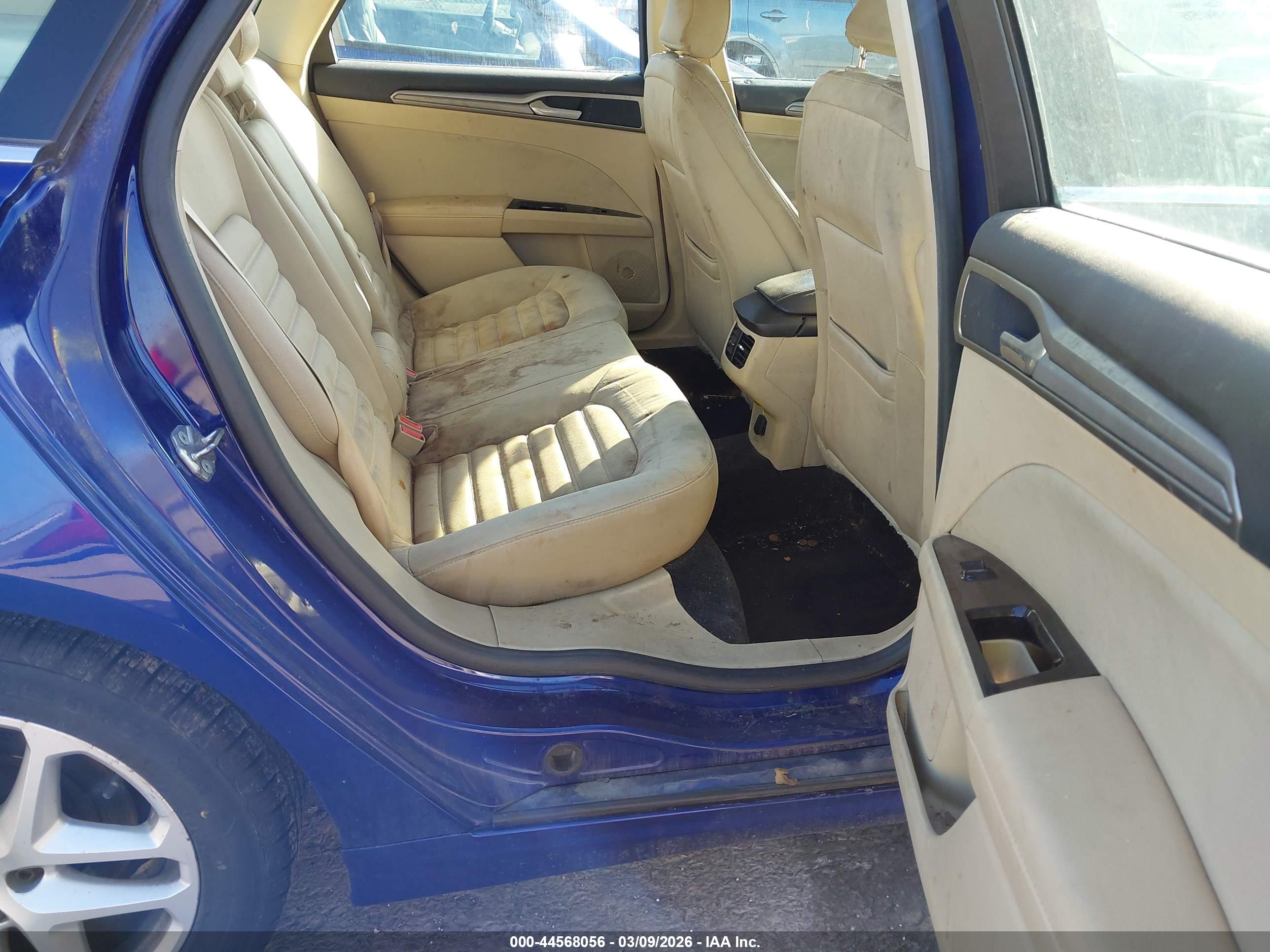 FORD FUSION image 8