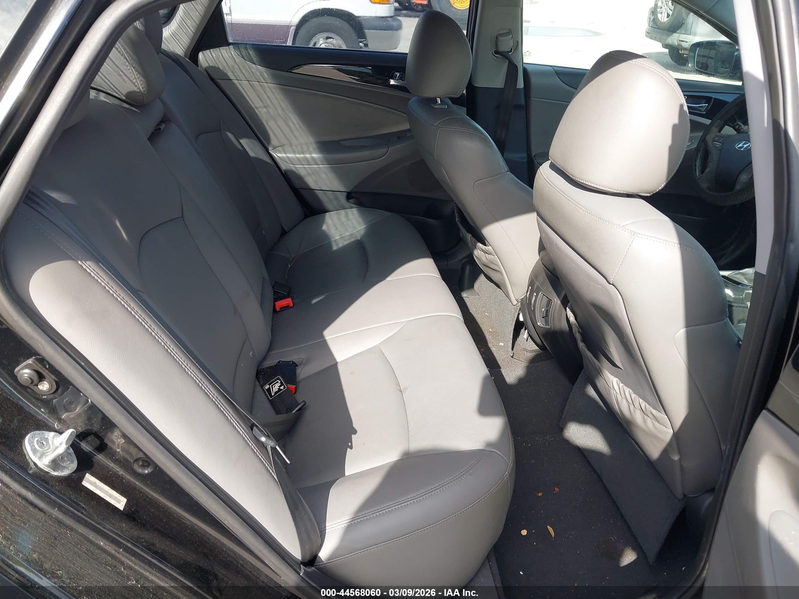 HYUNDAI SONATA image 8