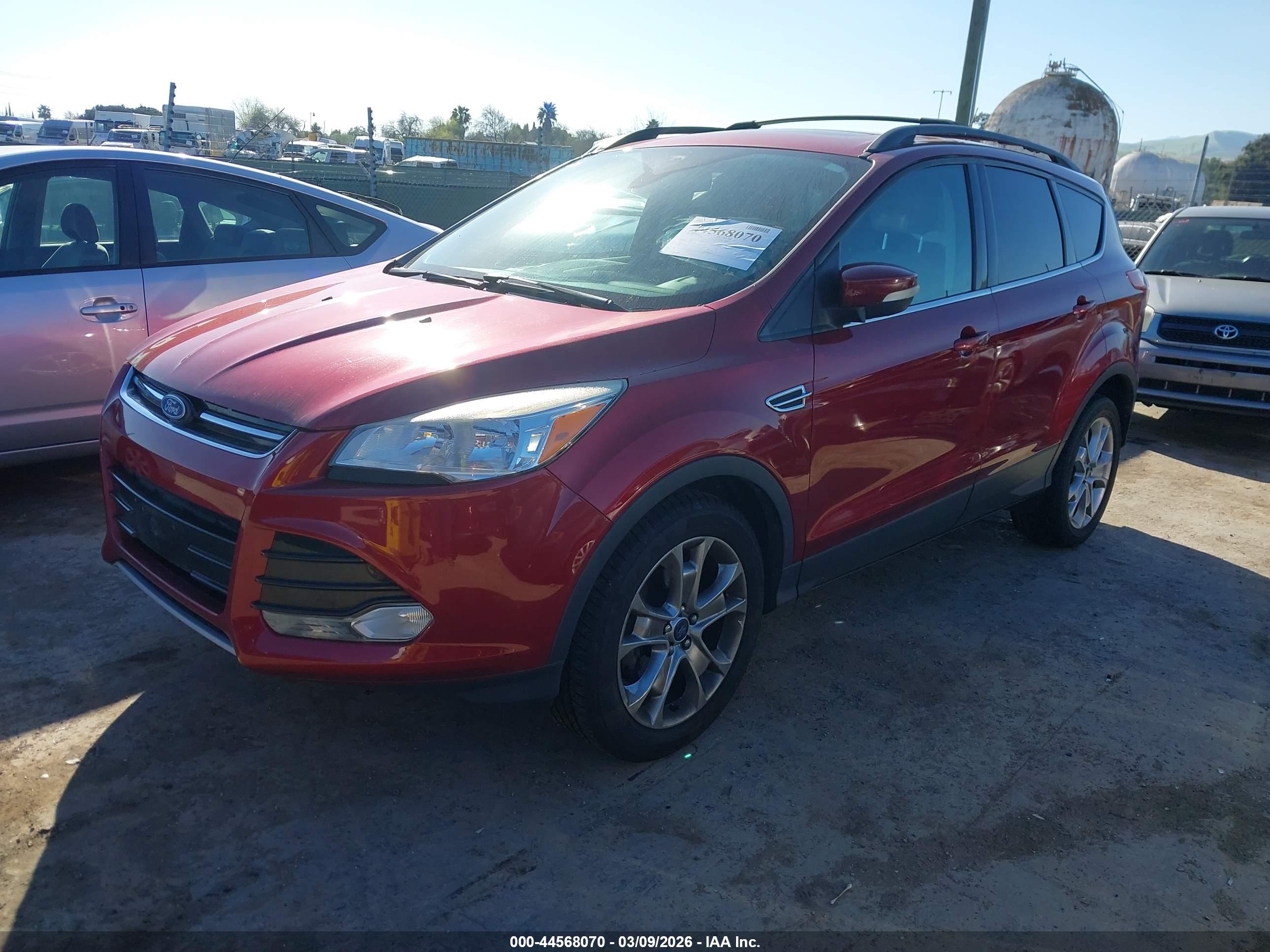 FORD ESCAPE image 2