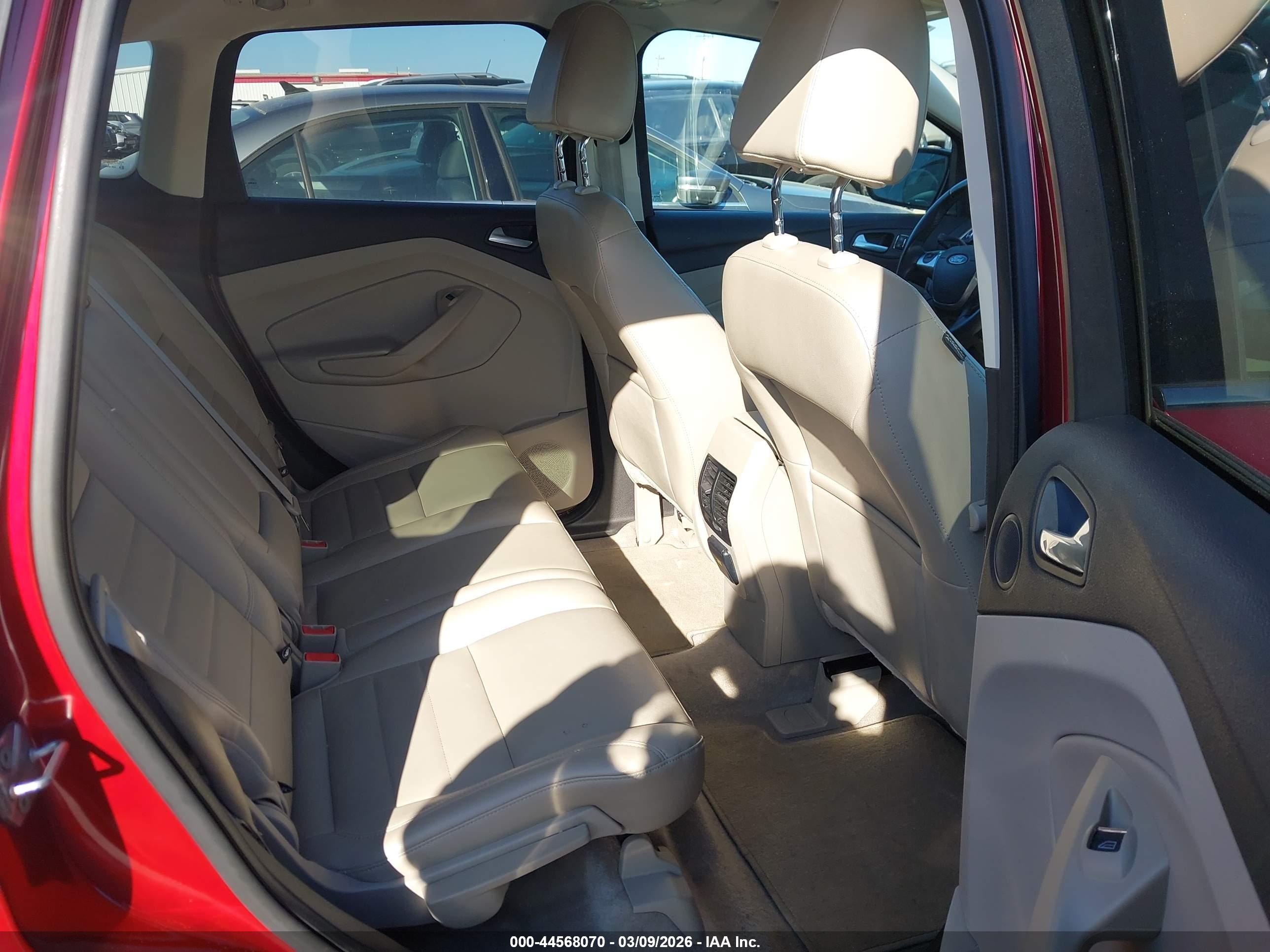 FORD ESCAPE image 8