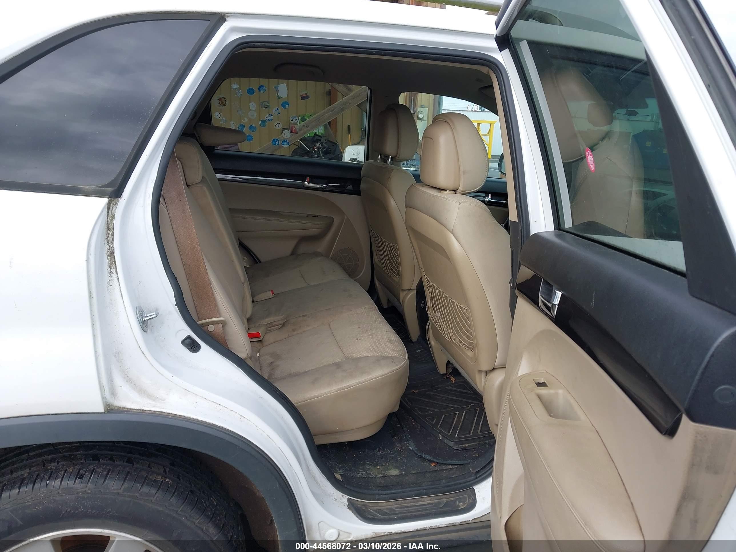 KIA SORENTO image 8