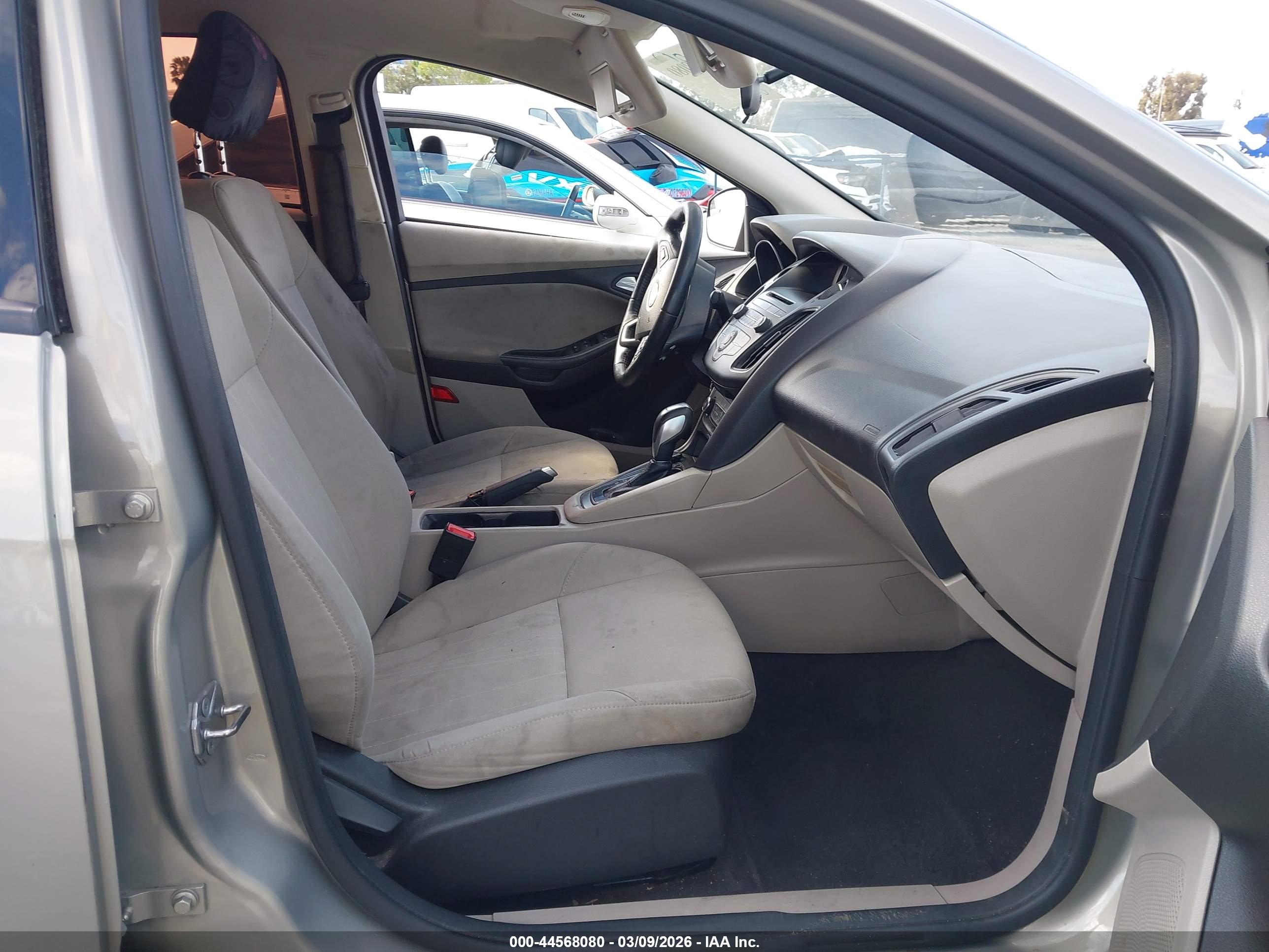 FORD FOCUS image 5