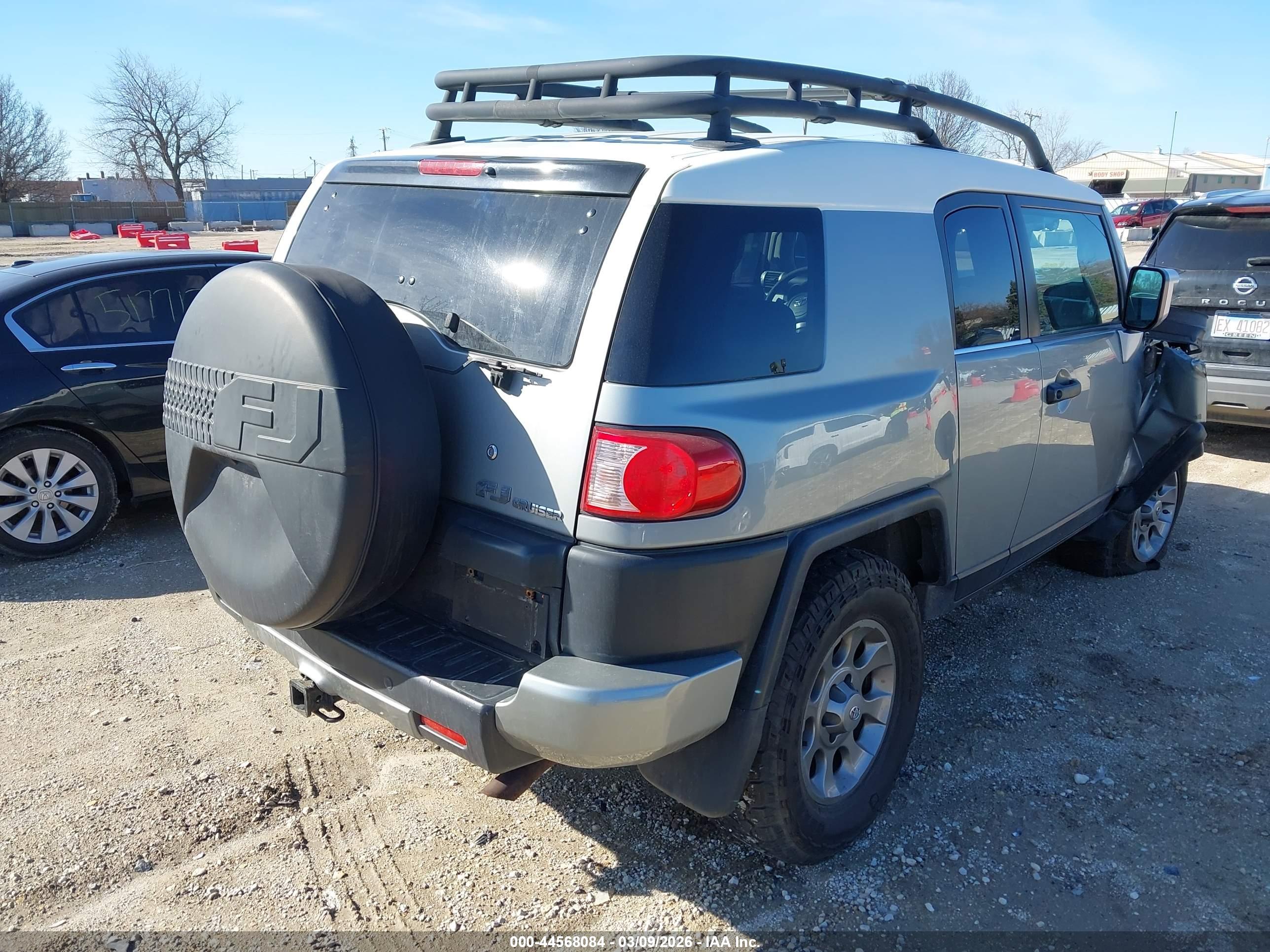TOYOTA FJ image 4