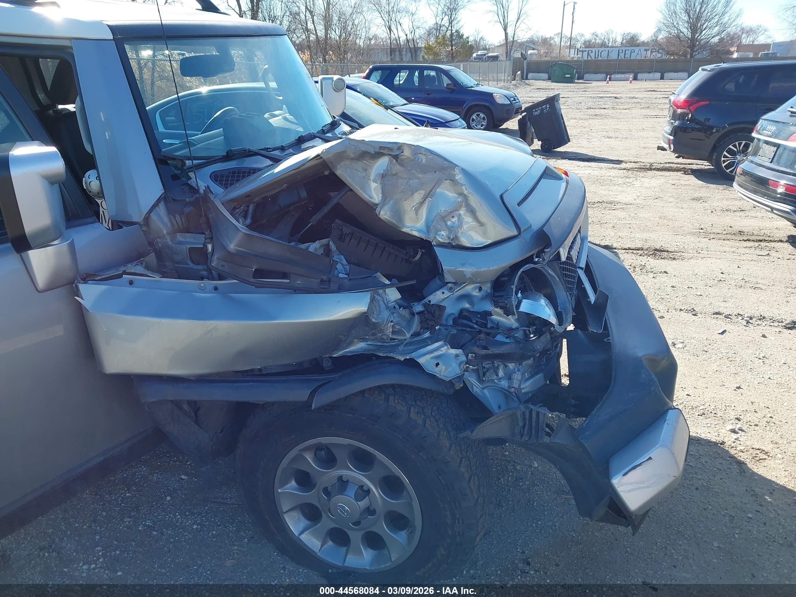TOYOTA FJ image 6