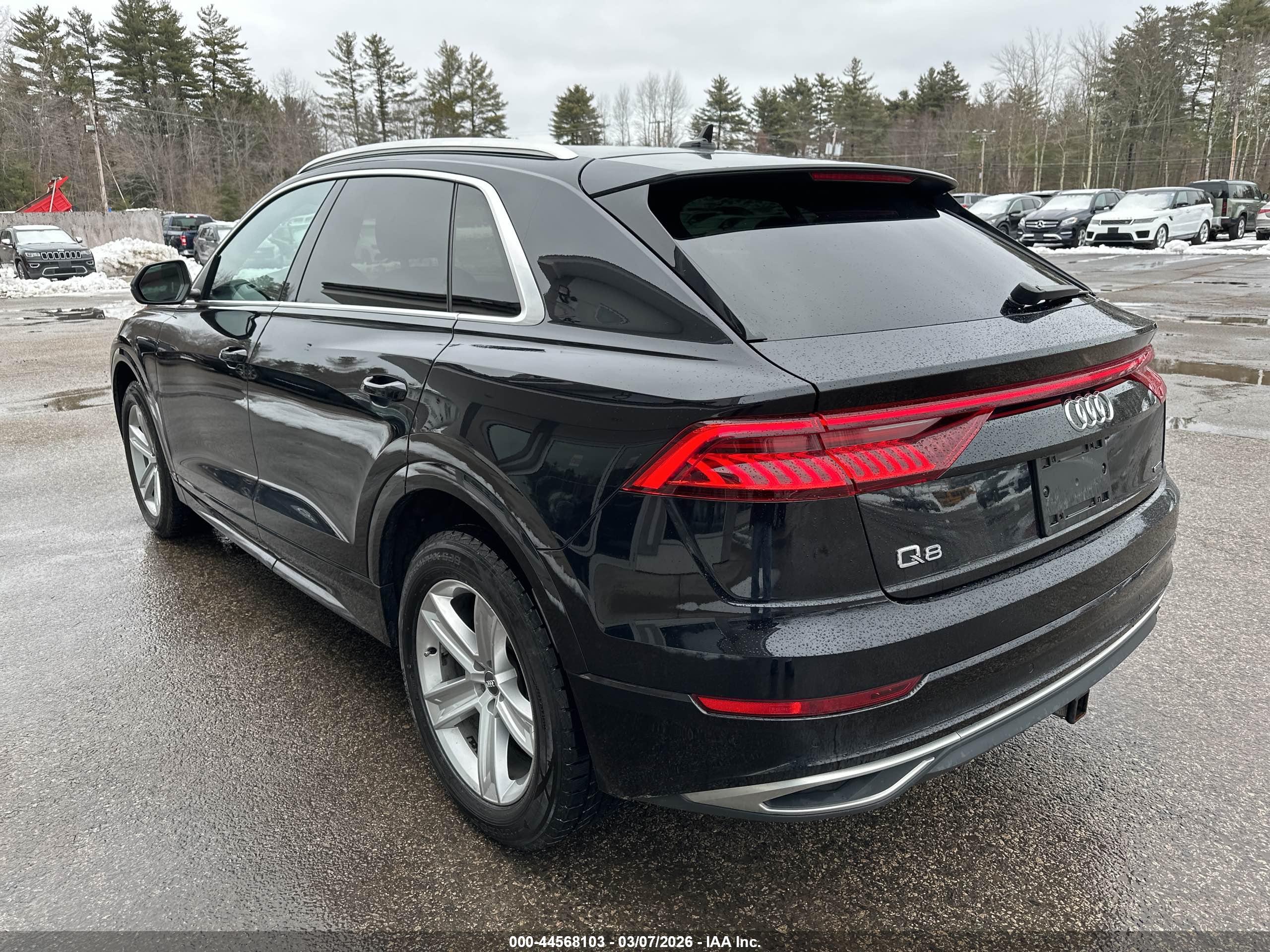 AUDI Q8 image 3