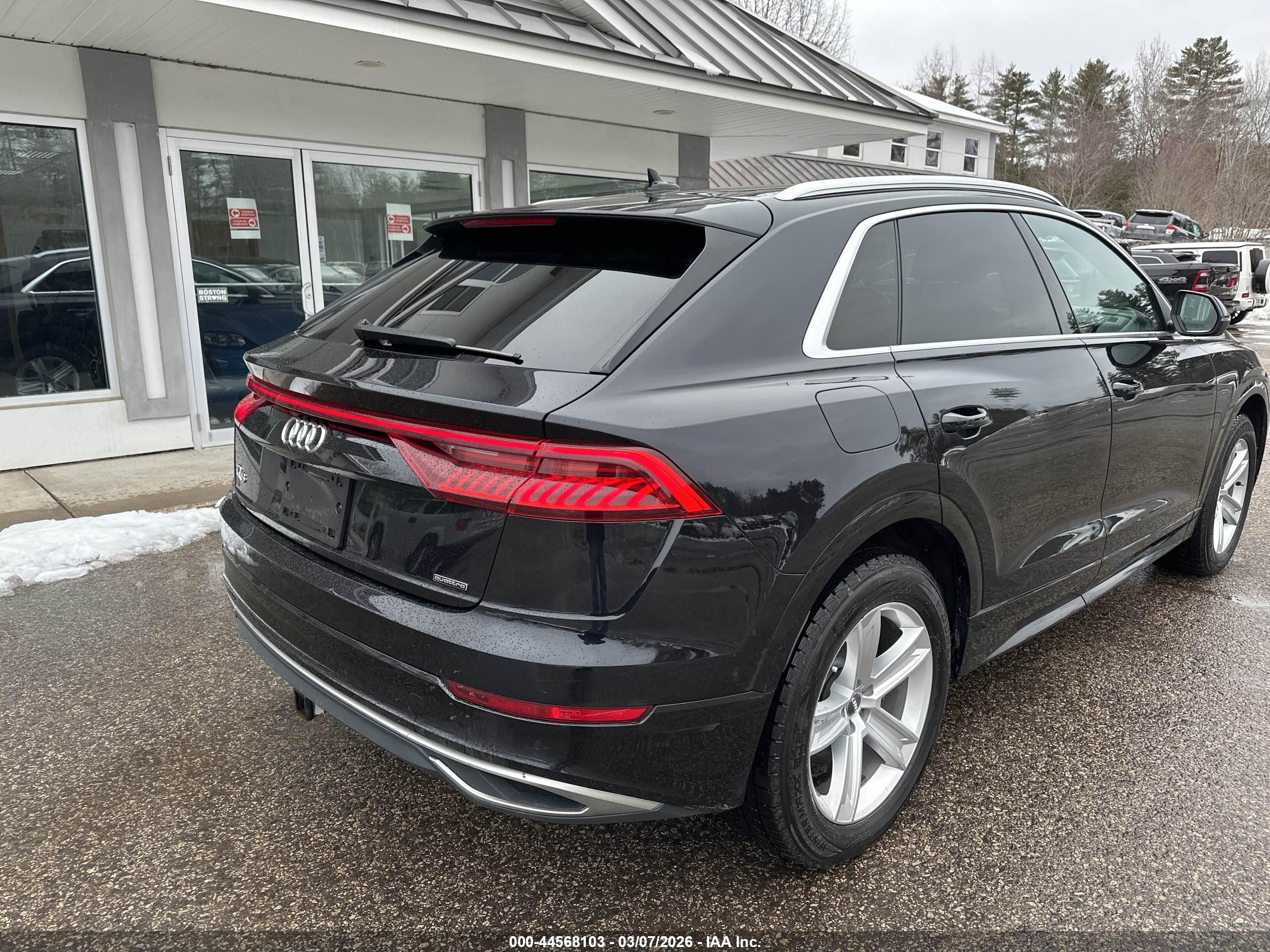 AUDI Q8 image 4
