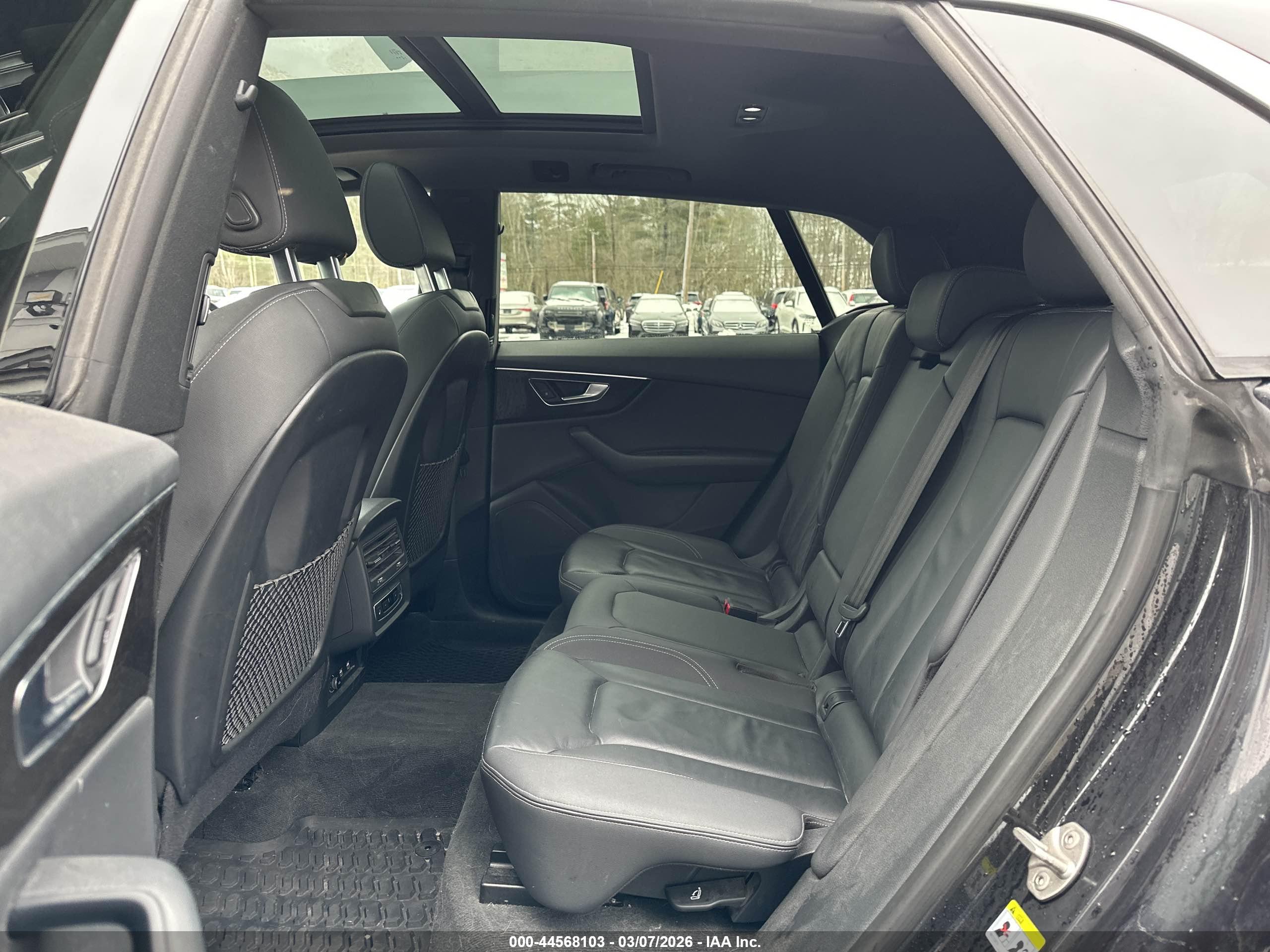 AUDI Q8 image 8