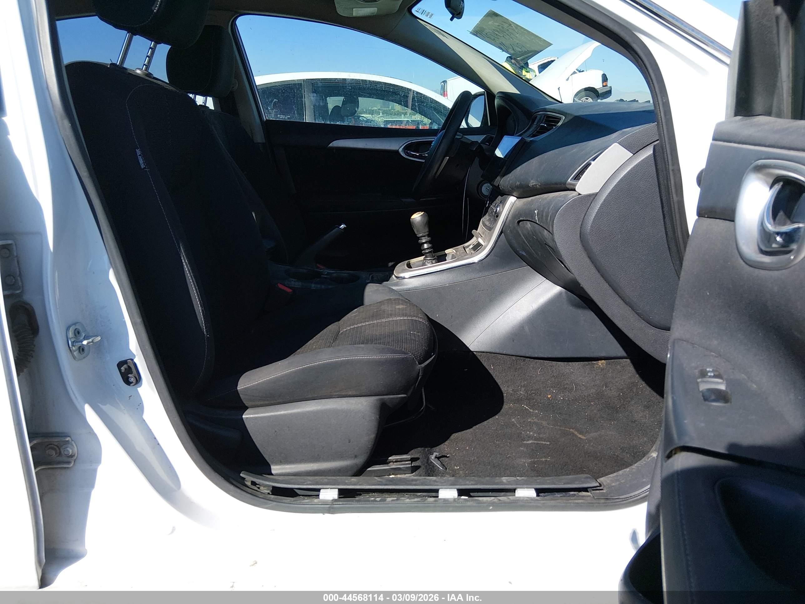NISSAN SENTRA image 5