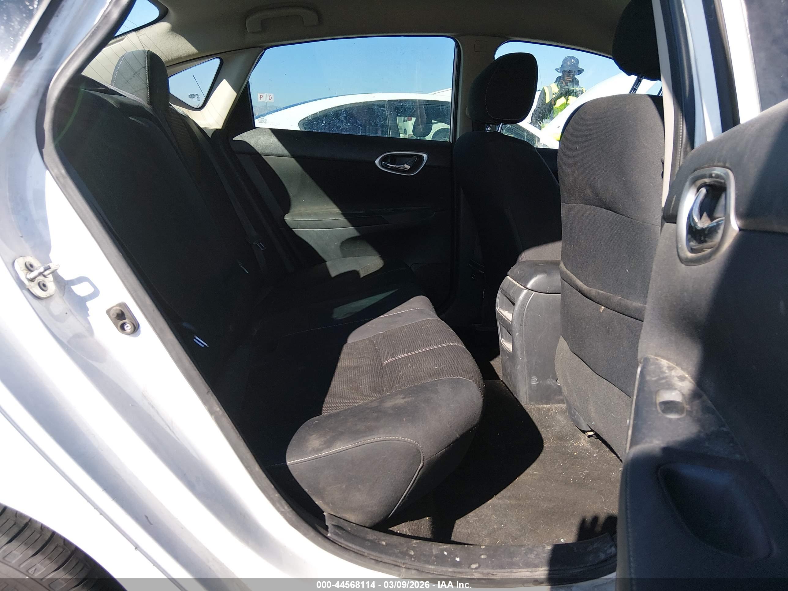 NISSAN SENTRA image 8
